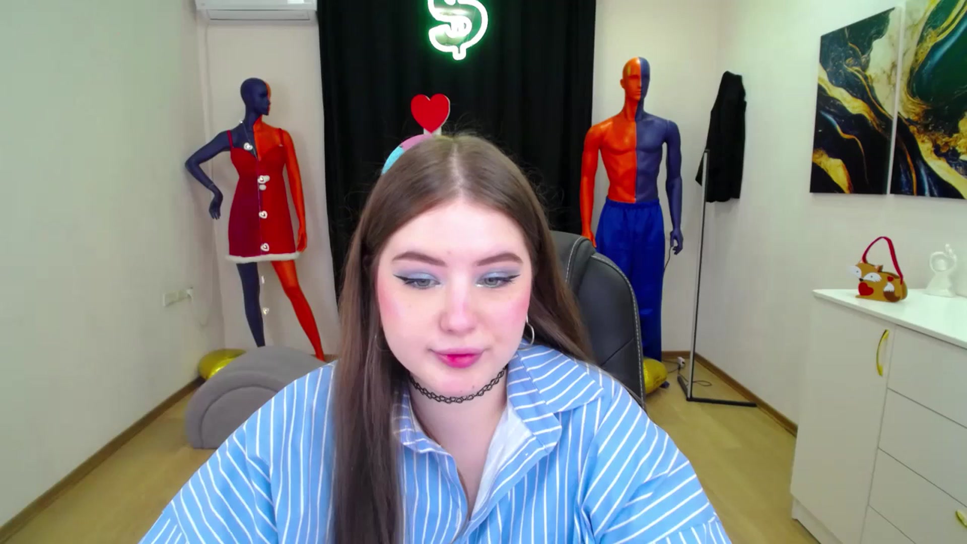 Gallery image thumbnail from AdmireMyEyes's myfreecams stream on, 02/25/2025, 18:44 image 12 of 20