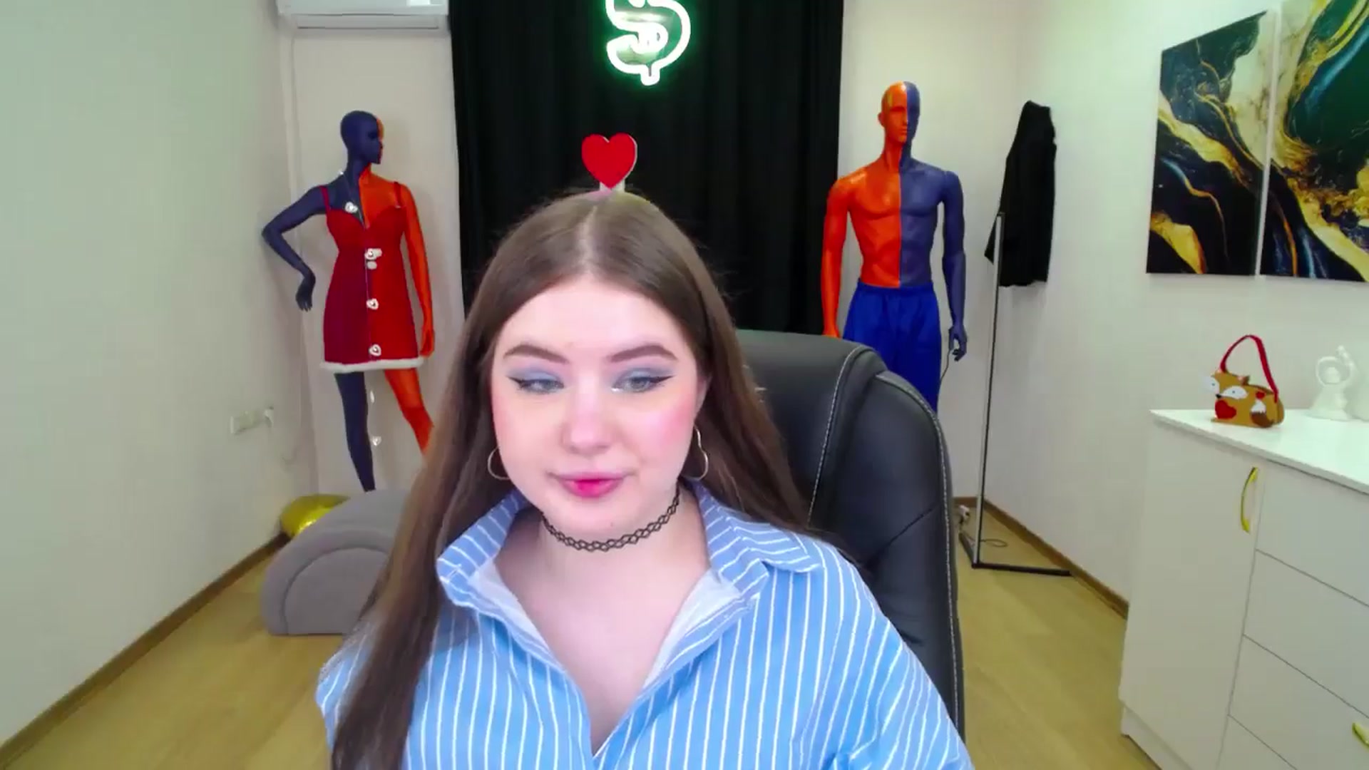 Gallery image thumbnail from AdmireMyEyes's myfreecams stream on, 02/25/2025, 18:44 image 16 of 20