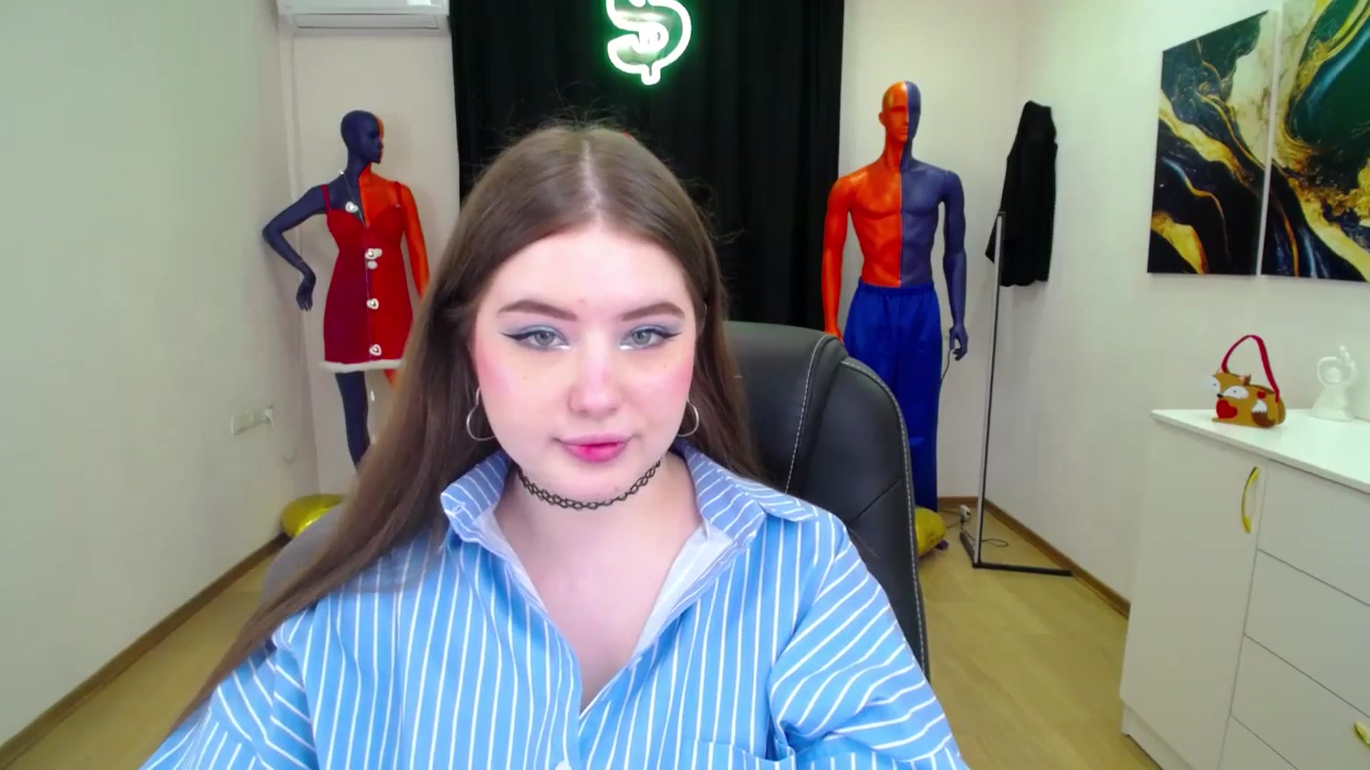 Gallery image thumbnail from AdmireMyEyes's myfreecams stream on, 02/25/2025, 18:44 image 14 of 20