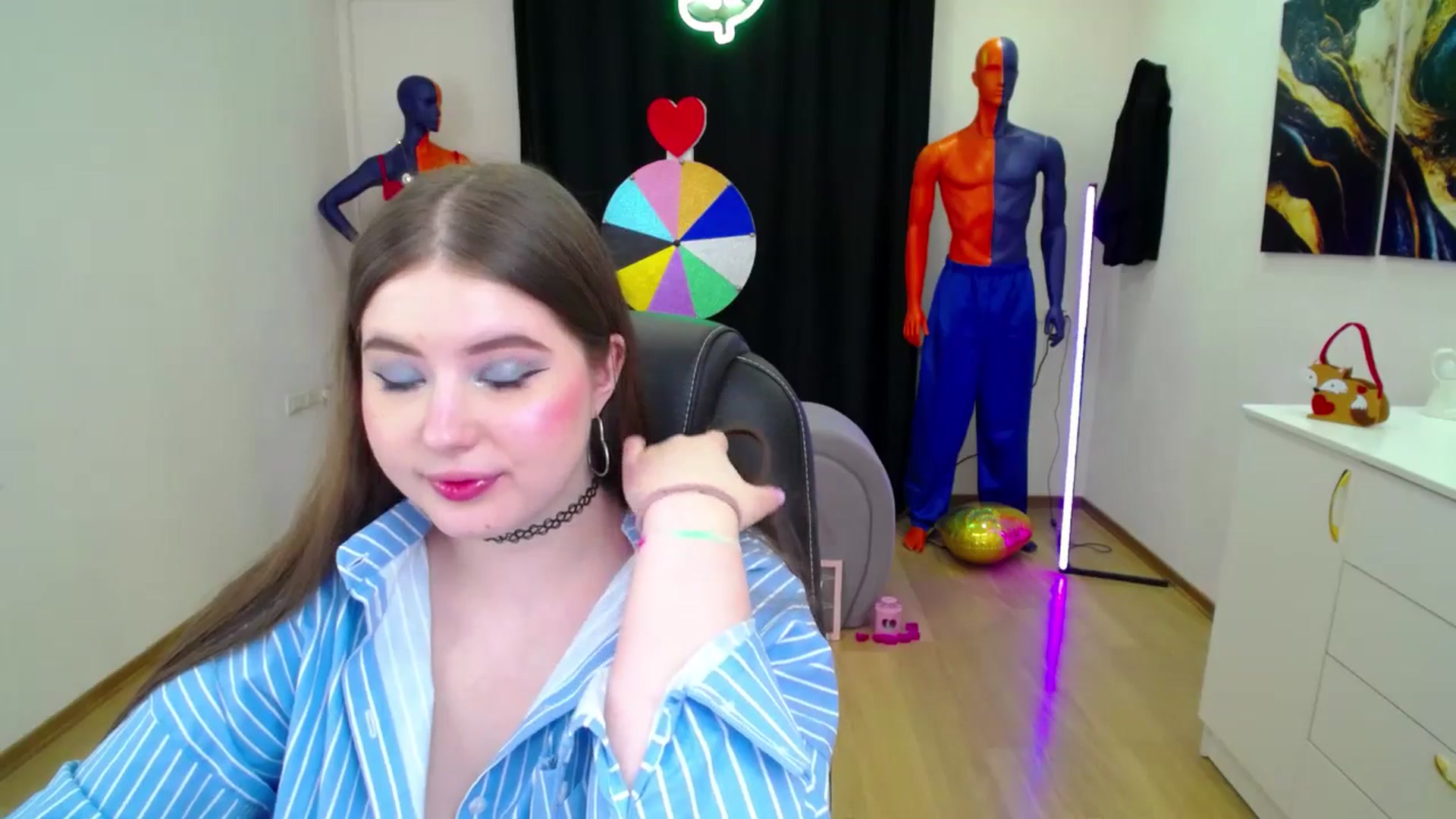 Gallery image thumbnail from AdmireMyEyes's myfreecams stream on, 02/25/2025, 22:19 image 8 of 20