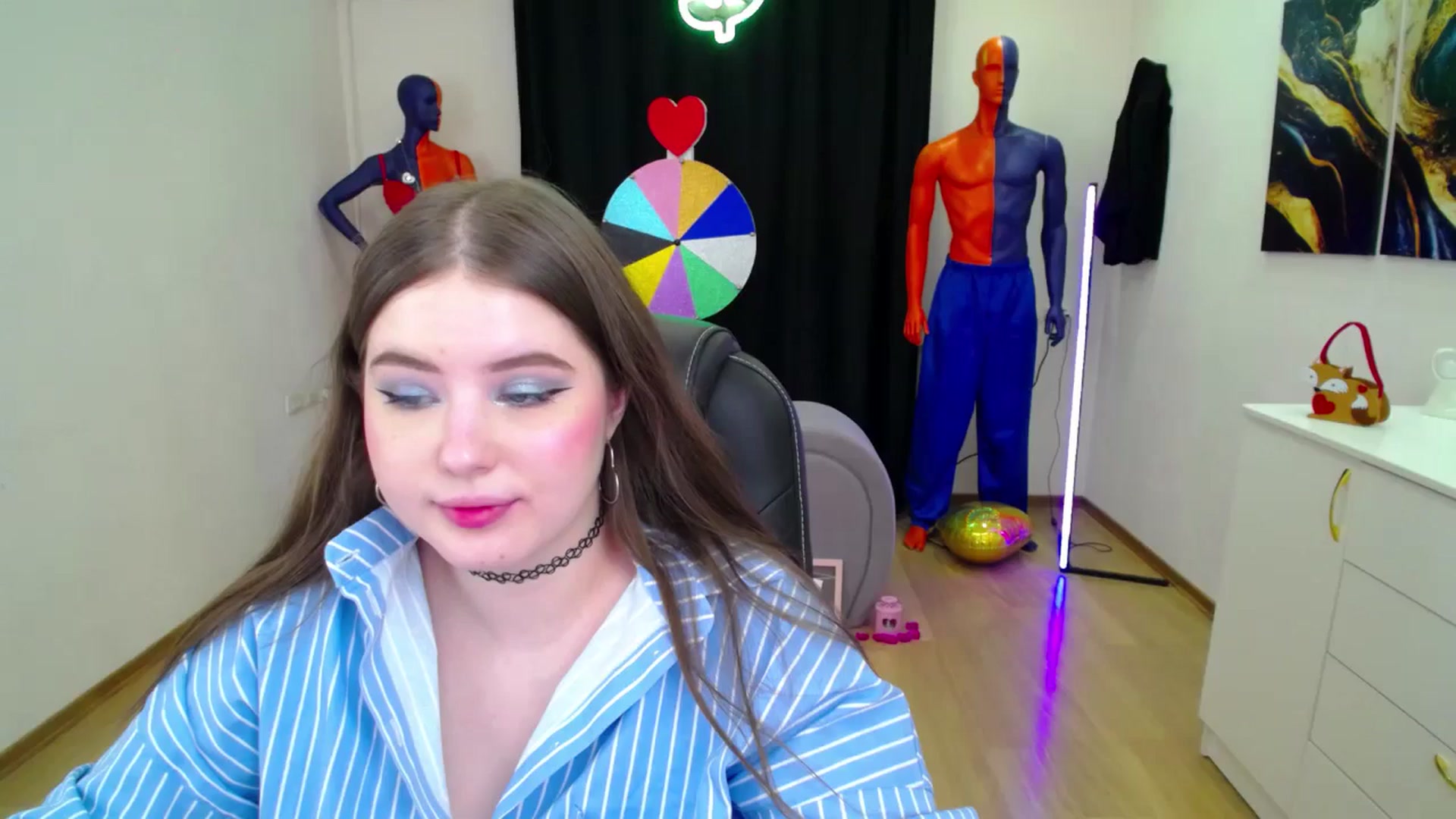 Gallery image thumbnail from AdmireMyEyes's myfreecams stream on, 02/25/2025, 22:19 image 1 of 20
