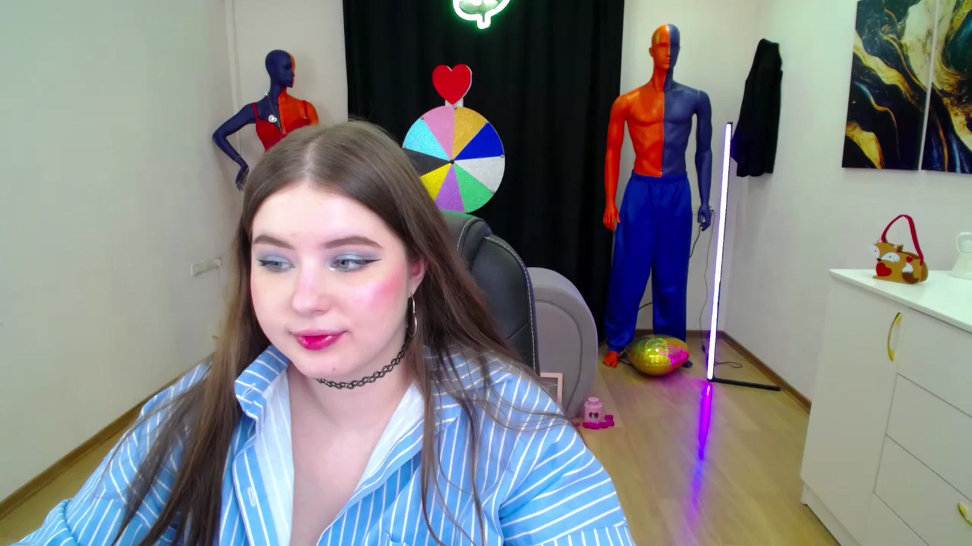 Gallery image thumbnail from AdmireMyEyes's myfreecams stream on, 02/25/2025, 22:19 image 3 of 20