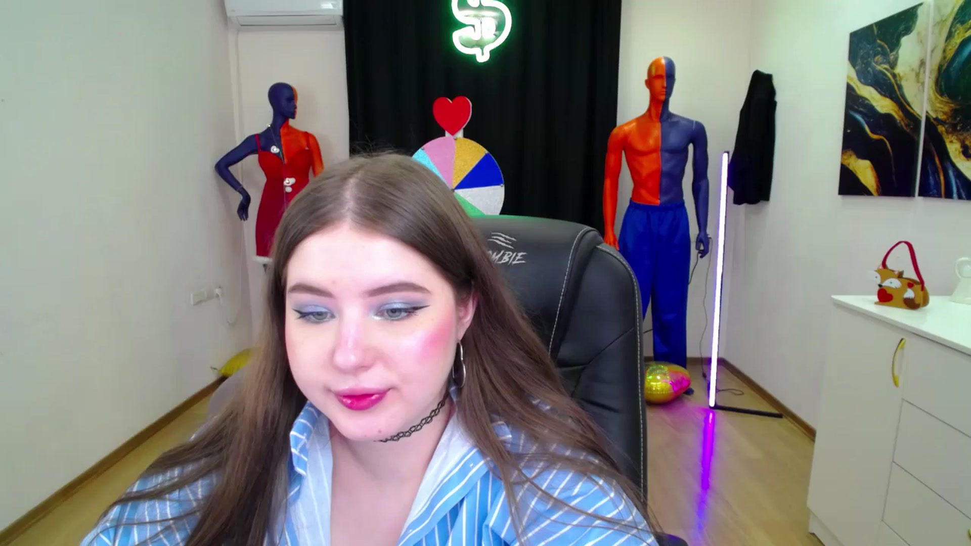 Gallery image thumbnail from AdmireMyEyes's myfreecams stream on, 02/25/2025, 22:45 image 20 of 20