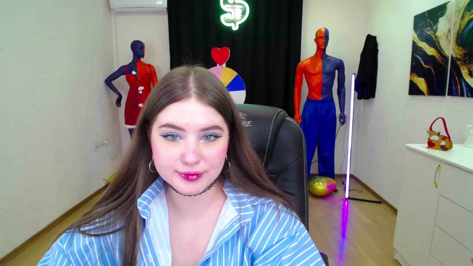 Gallery image thumbnail from AdmireMyEyes's myfreecams stream on, 02/25/2025, 22:45 image 15 of 20