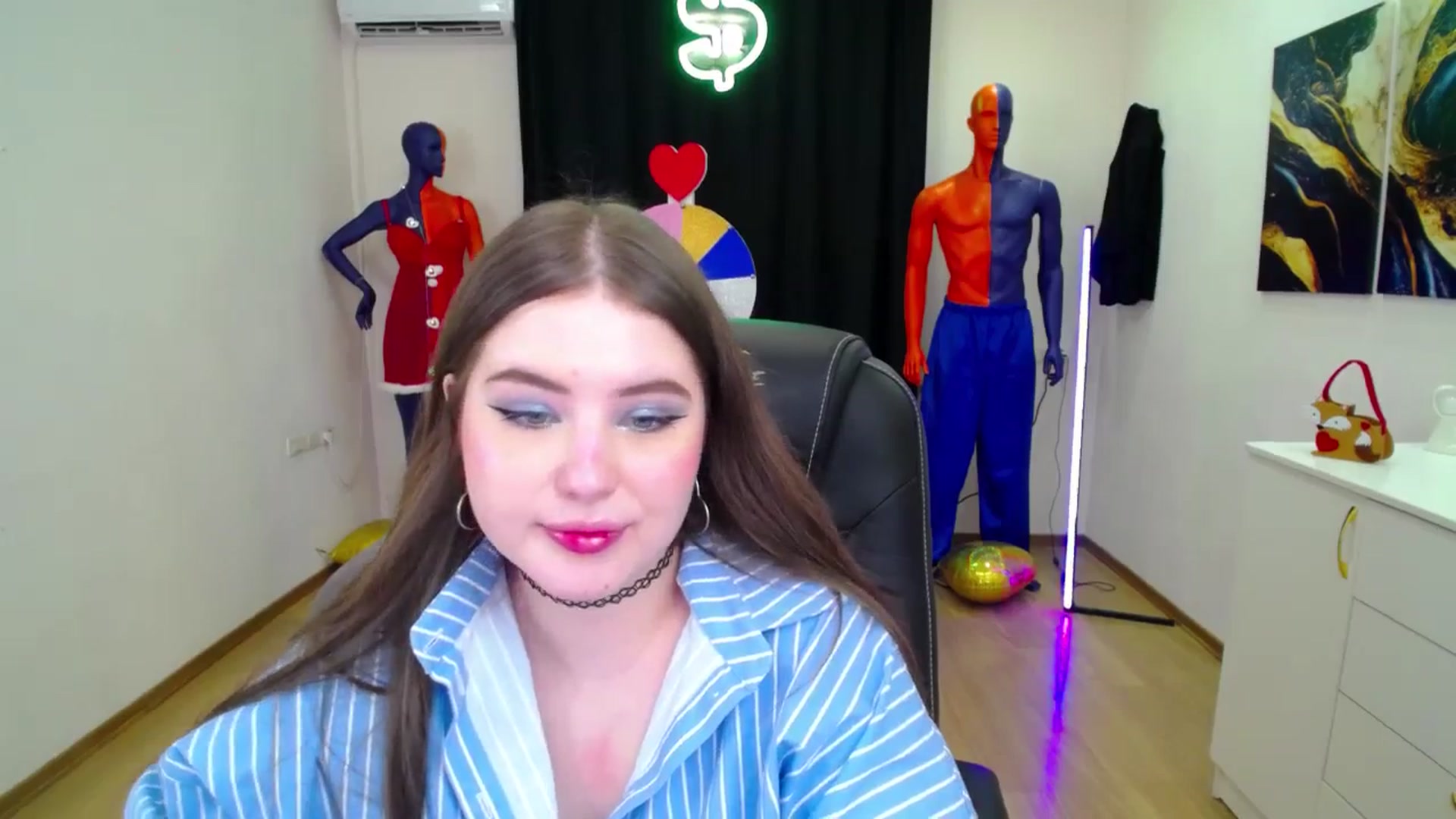 Gallery image thumbnail from AdmireMyEyes's myfreecams stream on, 02/25/2025, 22:45 image 8 of 20