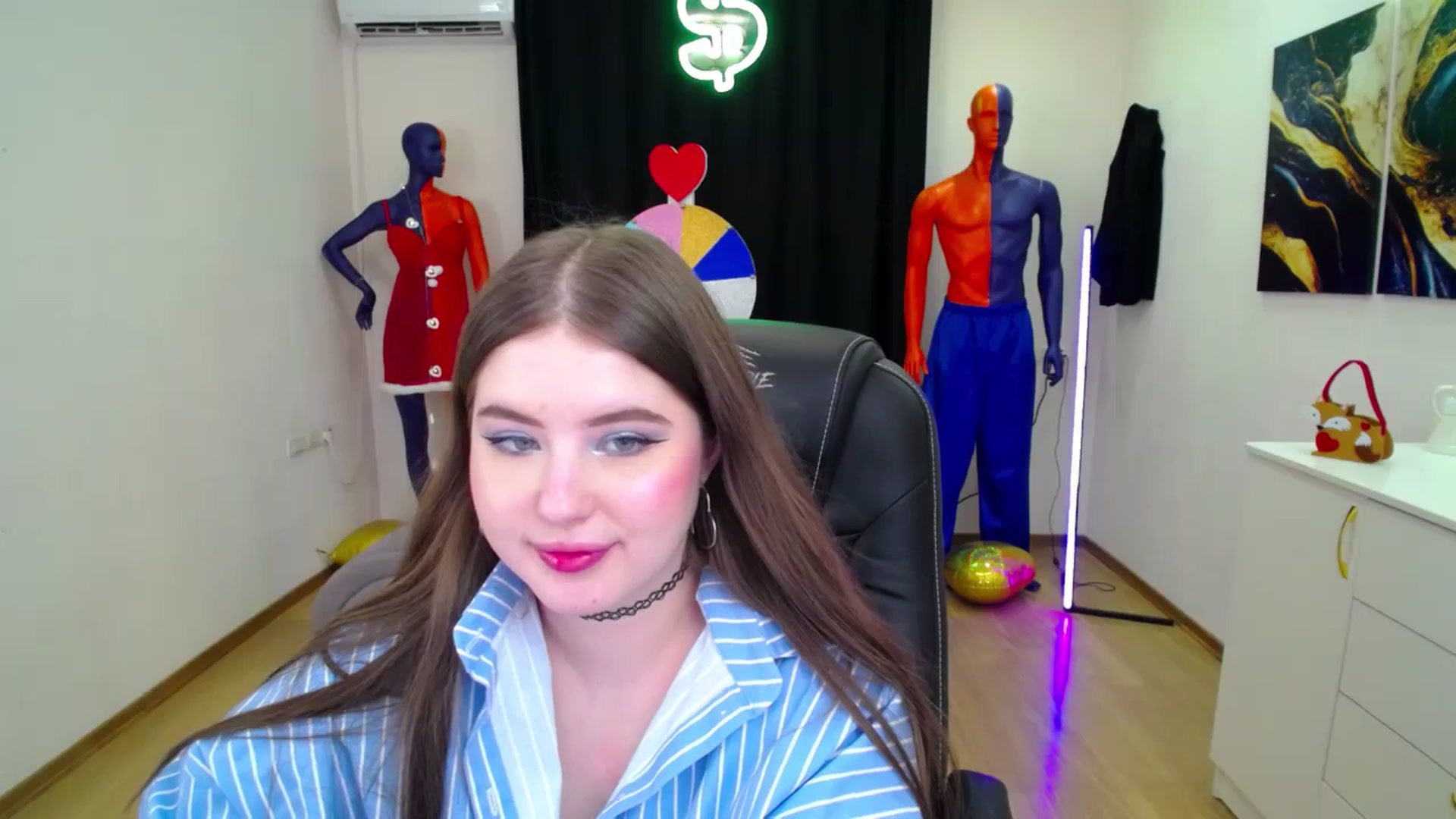 Gallery image thumbnail from AdmireMyEyes's myfreecams stream on, 02/25/2025, 22:45 image 11 of 20