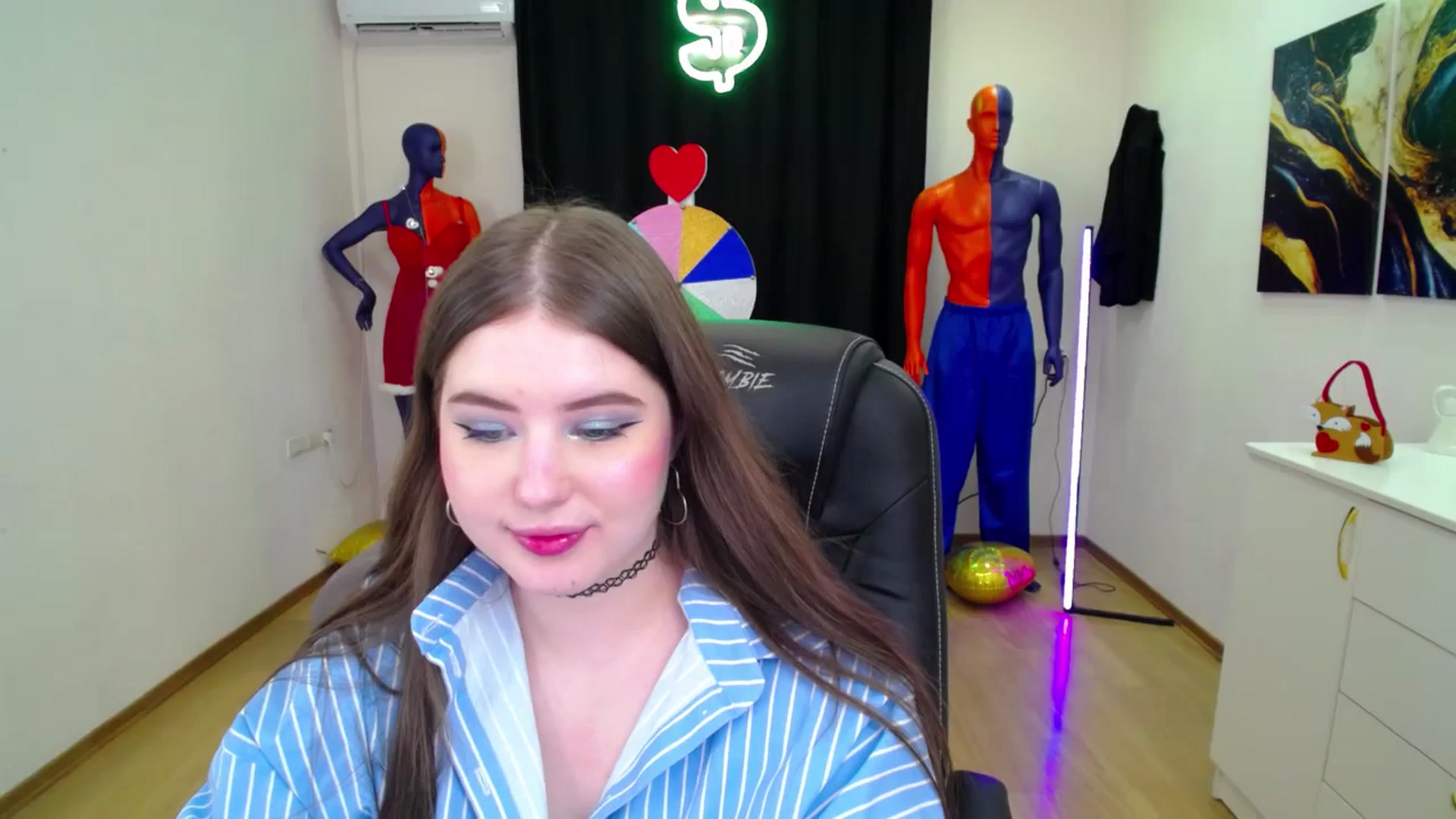 Gallery image thumbnail from AdmireMyEyes's myfreecams stream on, 02/25/2025, 22:45 image 13 of 20
