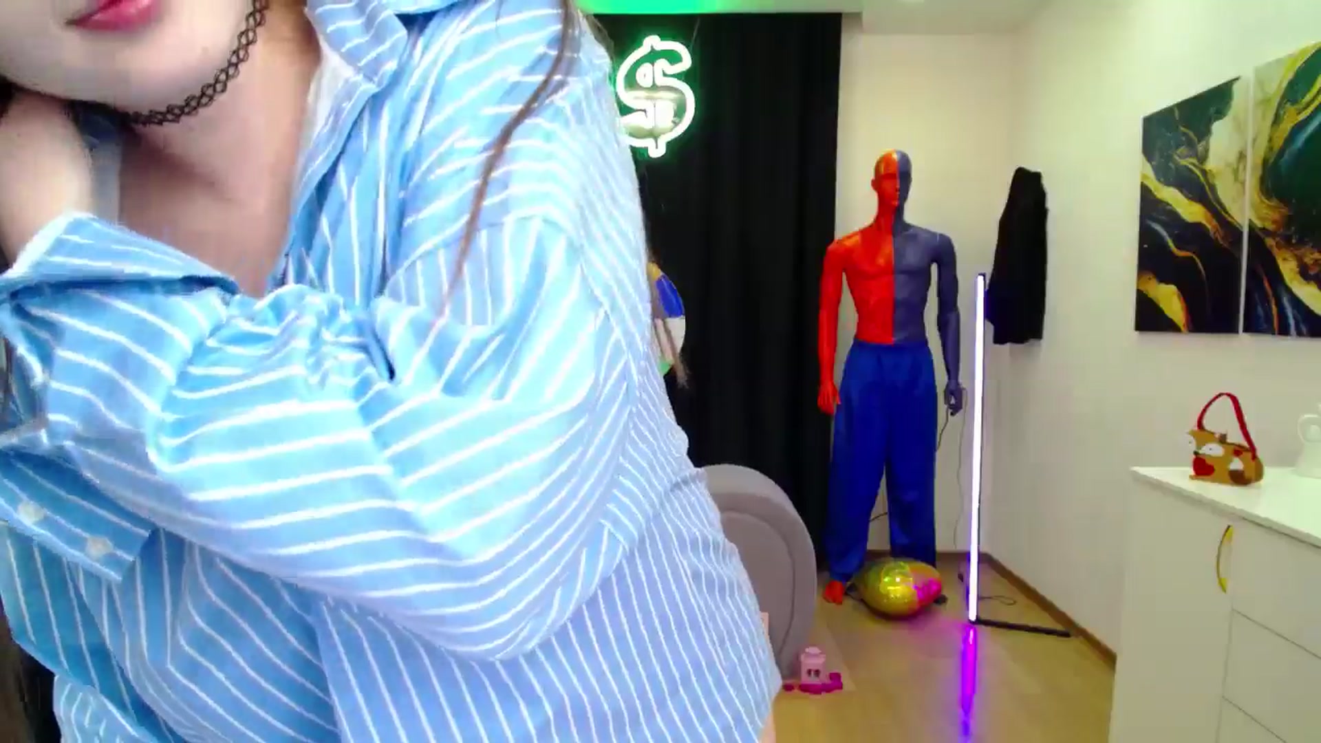 Gallery image thumbnail from AdmireMyEyes's myfreecams stream on, 02/25/2025, 23:38 image 18 of 20