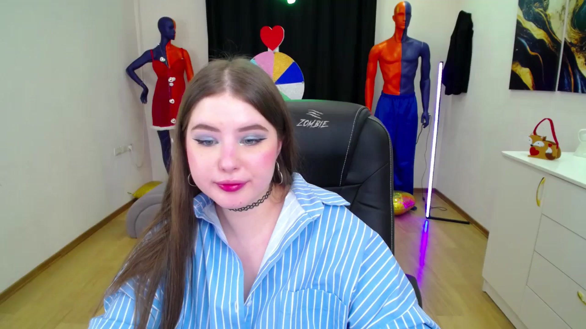 Gallery image thumbnail from AdmireMyEyes's myfreecams stream on, 02/25/2025, 23:38 image 9 of 20