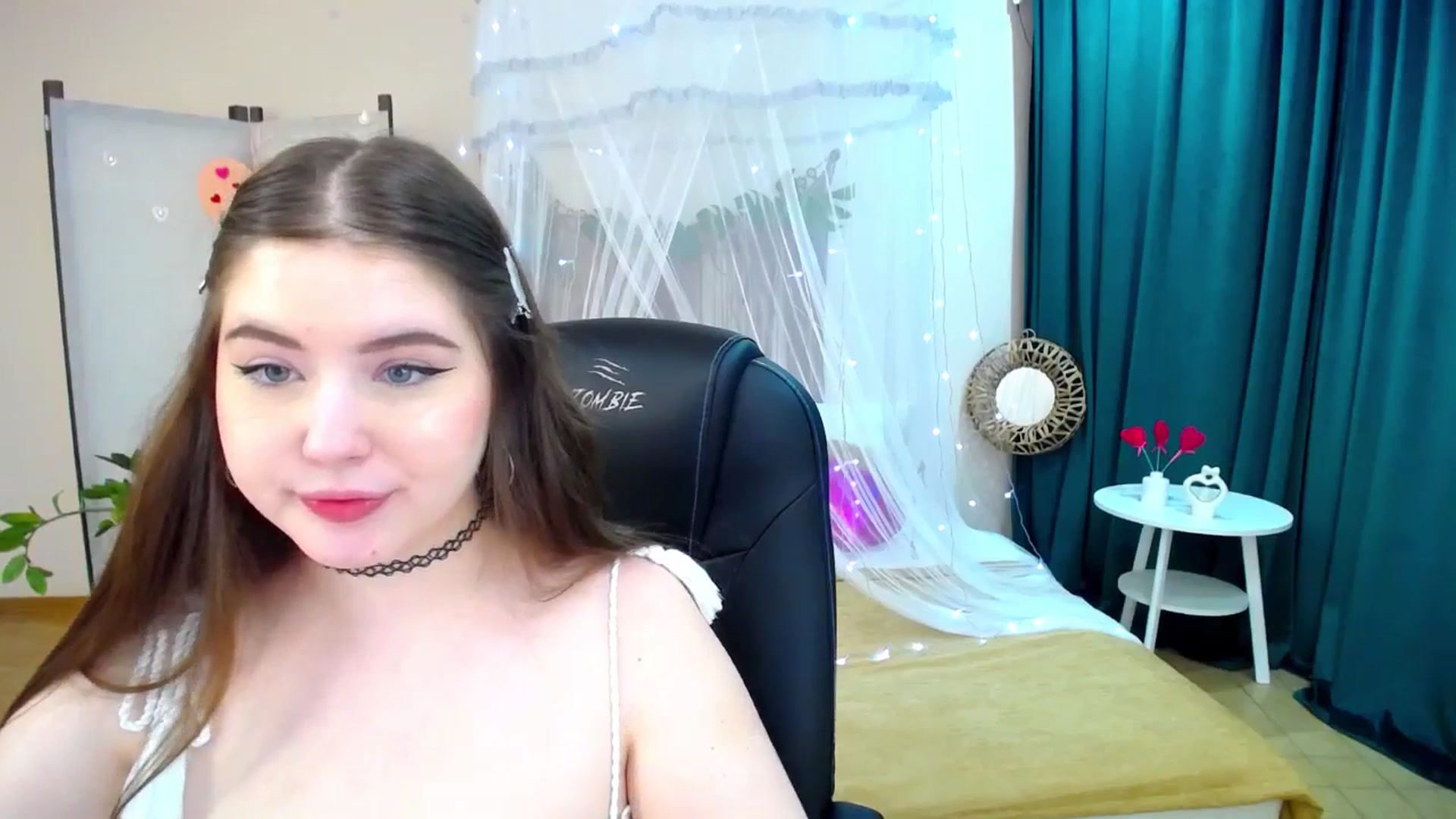 Gallery image thumbnail from AdmireMyEyes's myfreecams stream on, 02/26/2025, 19:15 image 14 of 20