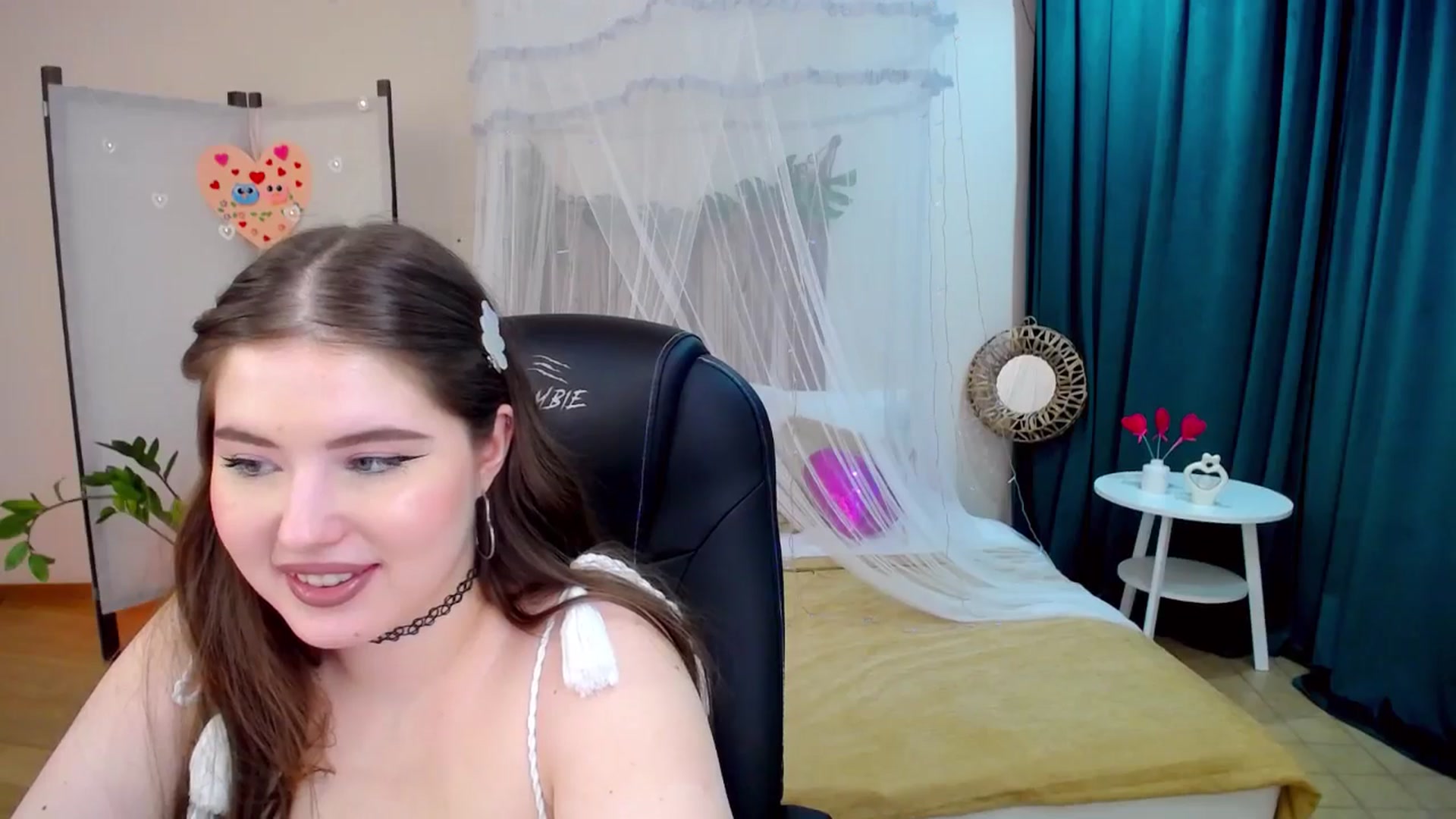 Gallery image thumbnail from AdmireMyEyes's myfreecams stream on, 02/27/2025, 03:26 image 17 of 20