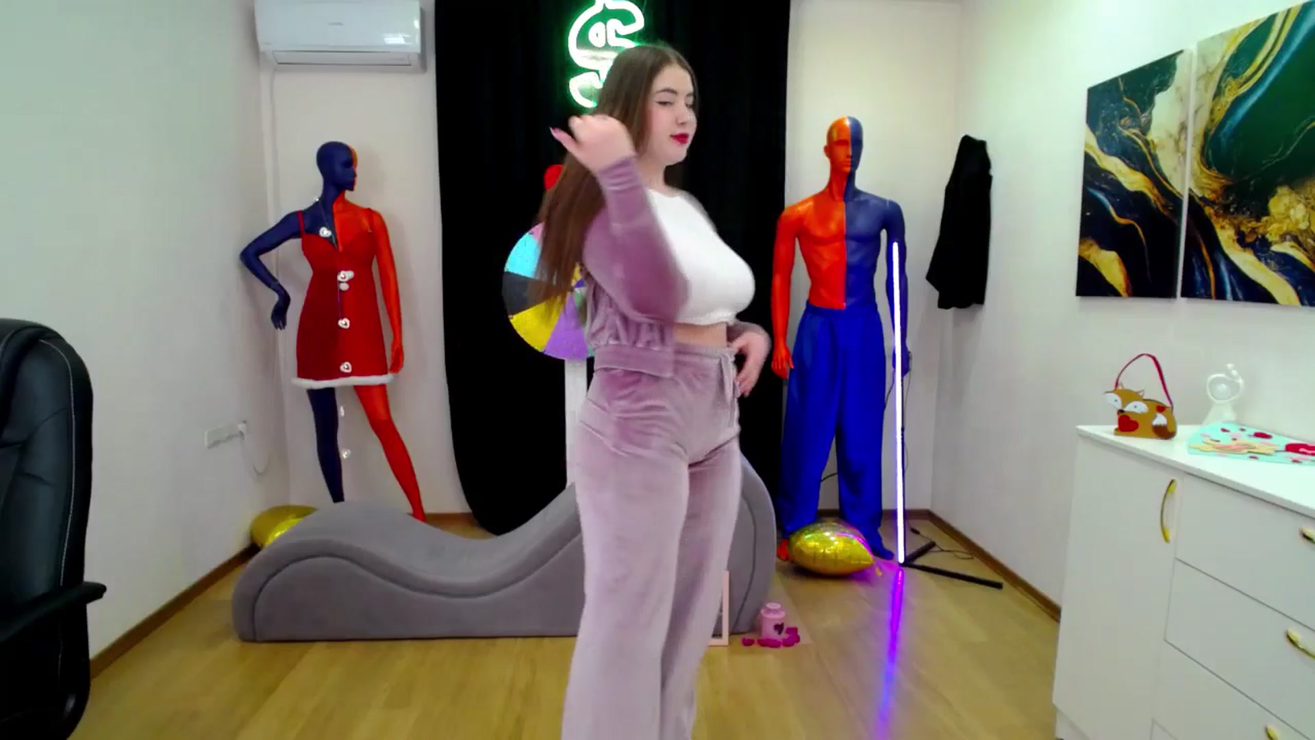 Gallery image thumbnail from AdmireMyEyes's myfreecams stream on, 02/27/2025, 18:49 image 15 of 20