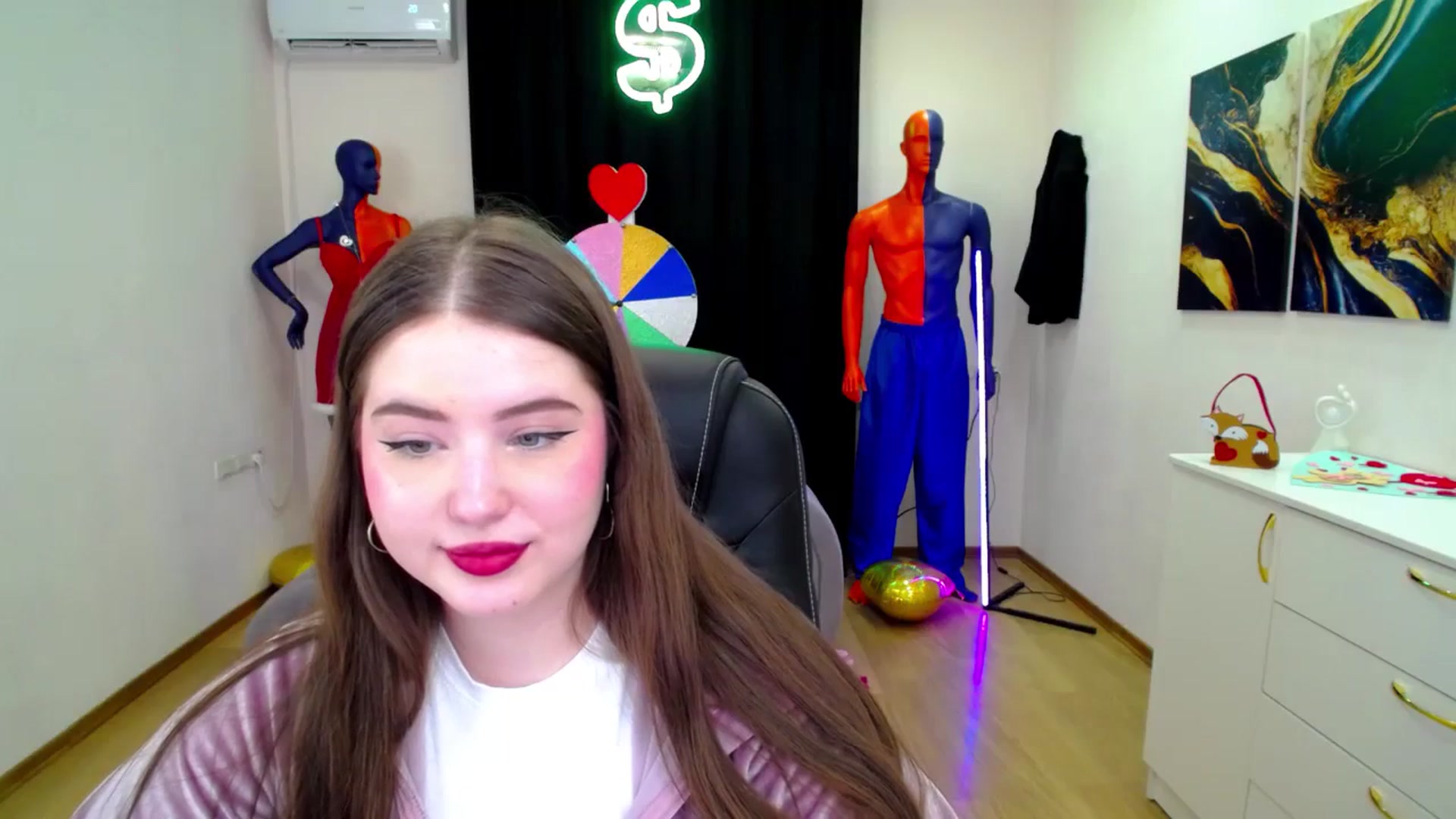 Gallery image thumbnail from AdmireMyEyes's myfreecams stream on, 02/27/2025, 20:35 image 17 of 20