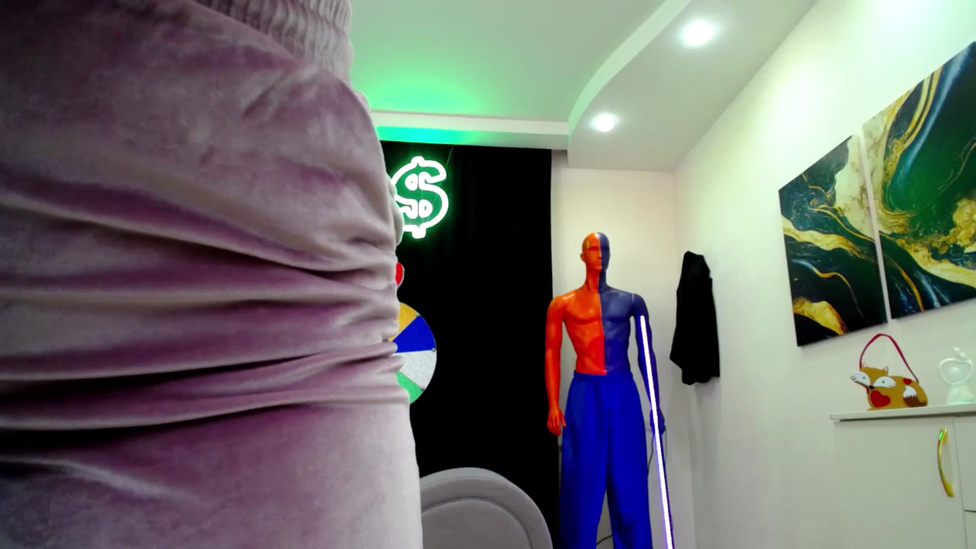 Gallery image thumbnail from AdmireMyEyes's myfreecams stream on, 02/27/2025, 21:47 image 18 of 20