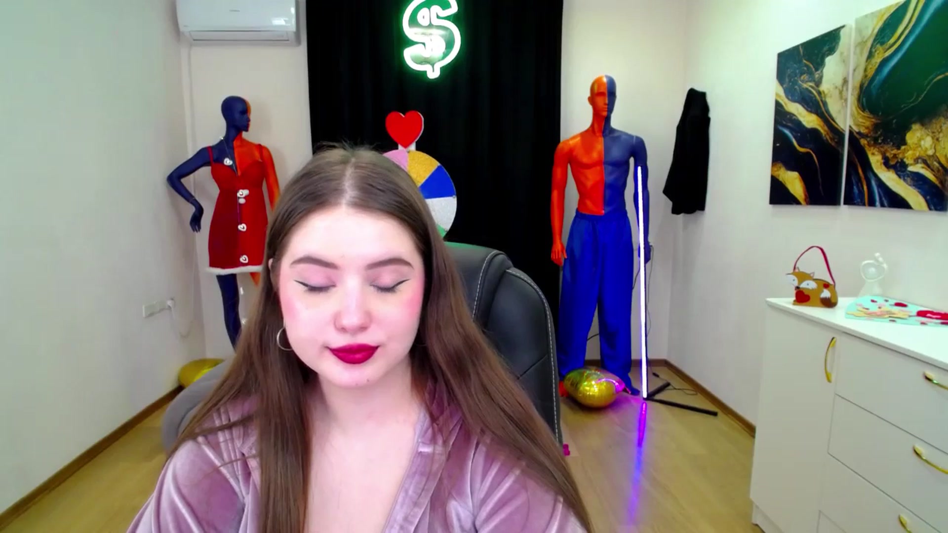 Gallery image thumbnail from AdmireMyEyes's myfreecams stream on, 02/27/2025, 22:46 image 16 of 20