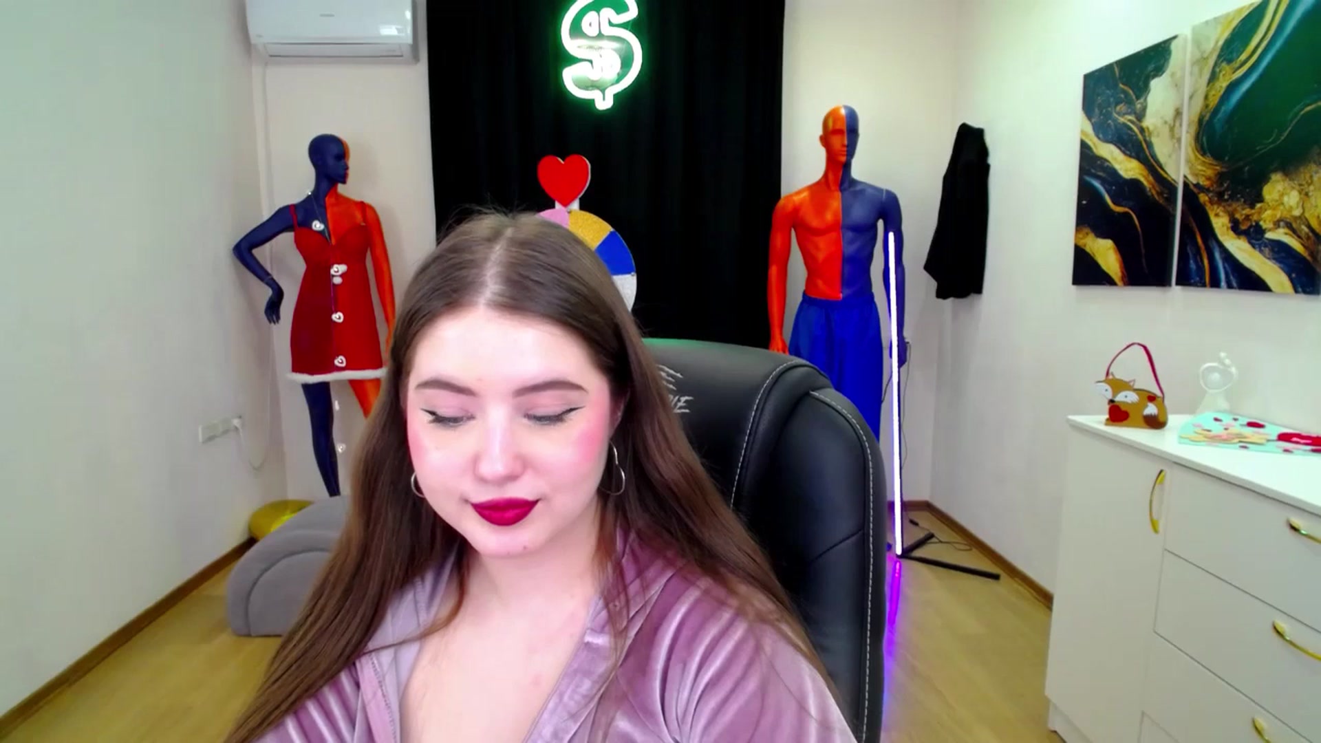Gallery image thumbnail from AdmireMyEyes's myfreecams stream on, 02/27/2025, 22:46 image 19 of 20