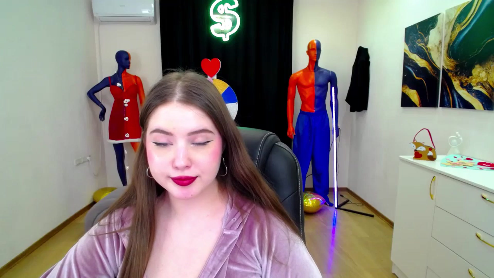 Gallery image thumbnail from AdmireMyEyes's myfreecams stream on, 02/27/2025, 22:46 image 13 of 20