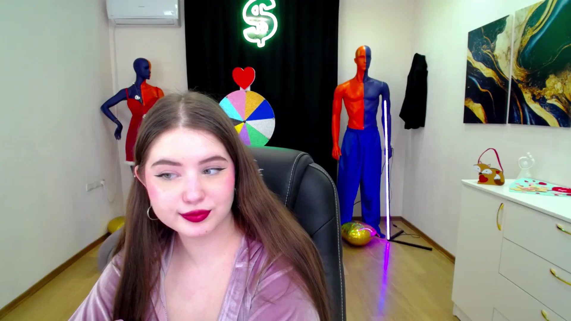Gallery image thumbnail from AdmireMyEyes's myfreecams stream on, 02/27/2025, 22:46 image 12 of 20
