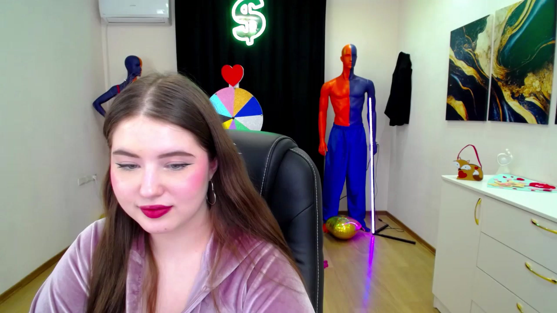 Gallery image thumbnail from AdmireMyEyes's myfreecams stream on, 02/28/2025, 24:24 image 10 of 20