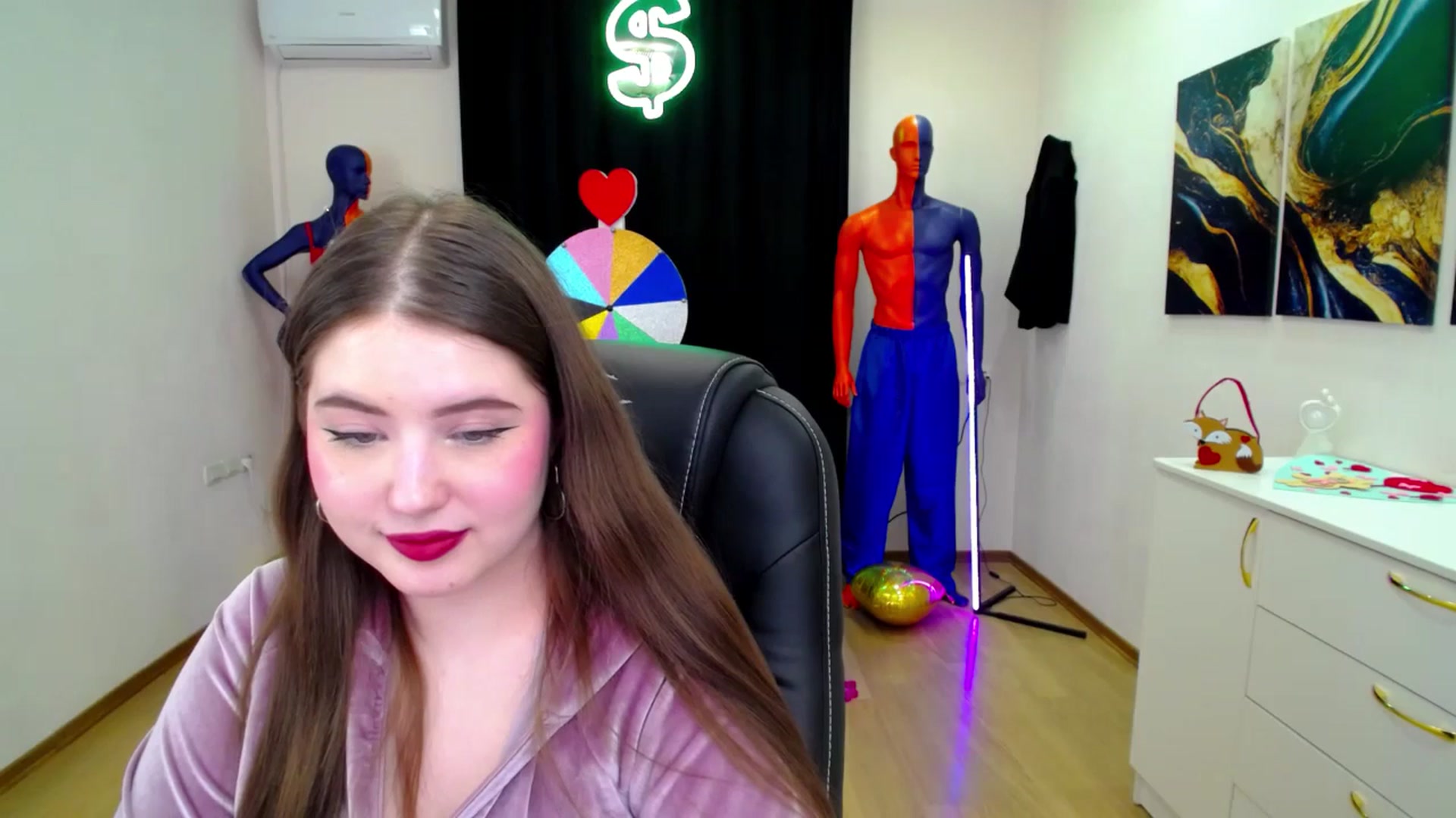 Gallery image thumbnail from AdmireMyEyes's myfreecams stream on, 02/28/2025, 24:24 image 14 of 20