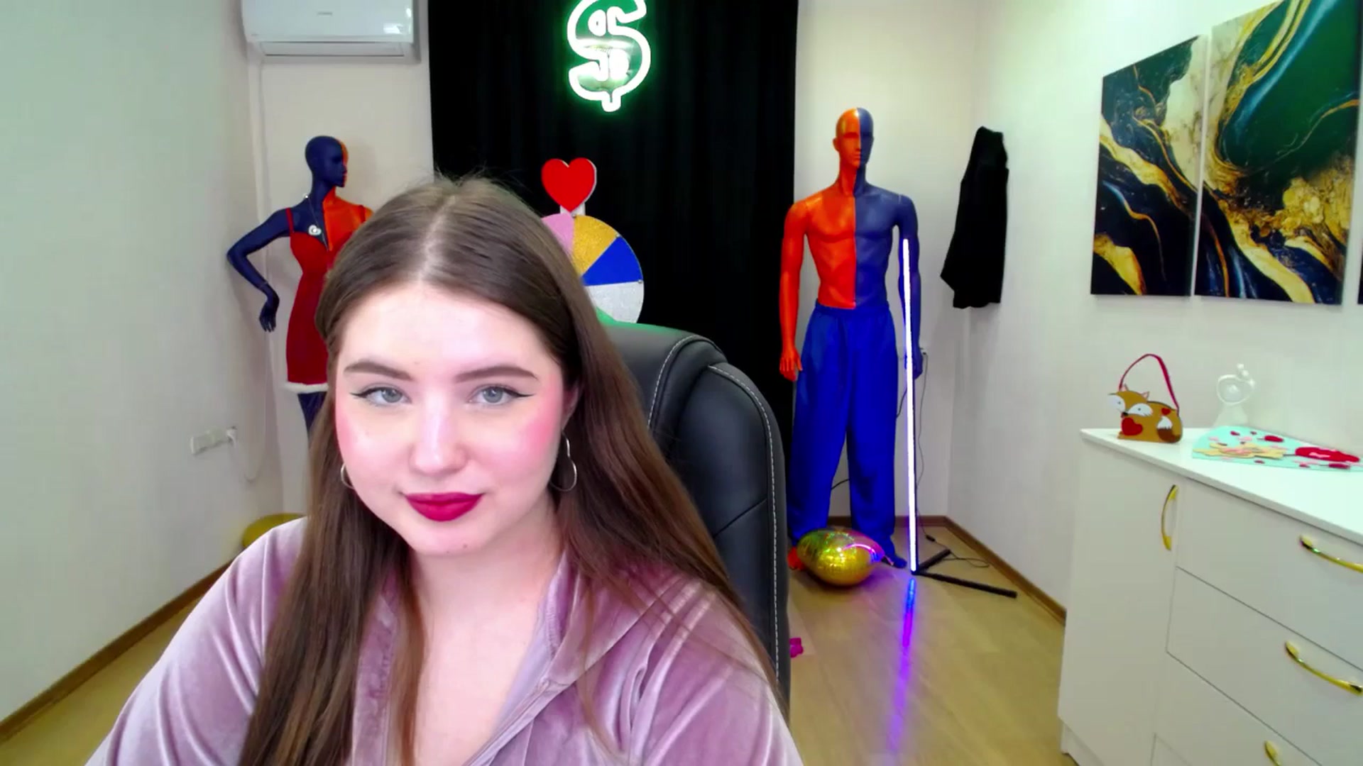 Gallery image thumbnail from AdmireMyEyes's myfreecams stream on, 02/28/2025, 24:24 image 7 of 20