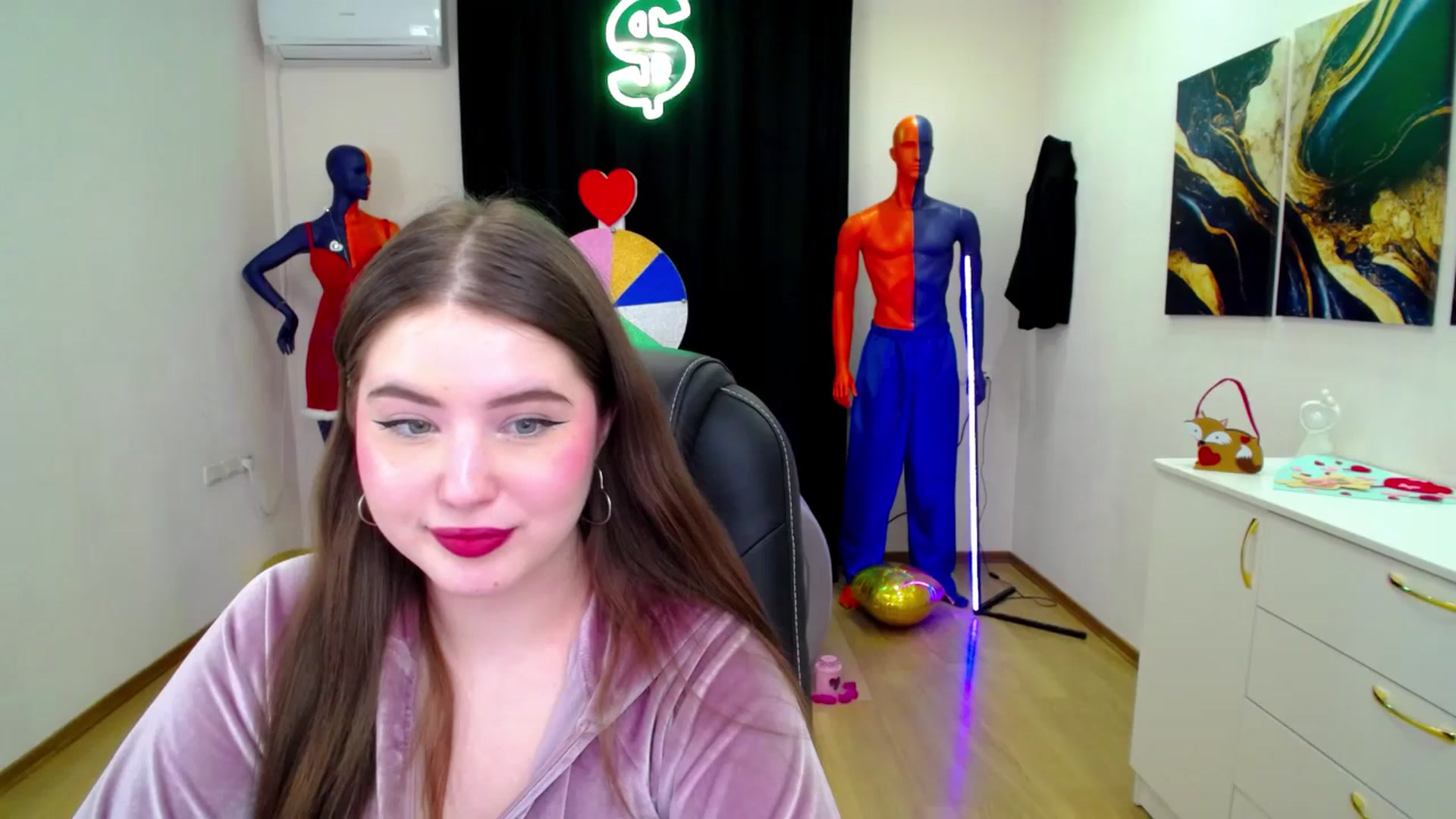 Gallery image thumbnail from AdmireMyEyes's myfreecams stream on, 02/28/2025, 24:24 image 11 of 20