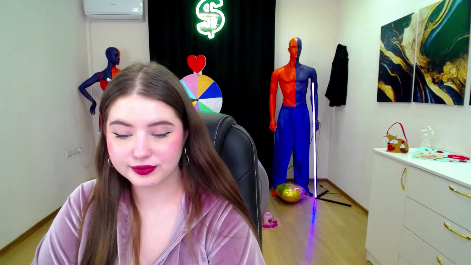 Gallery image thumbnail from AdmireMyEyes's myfreecams stream on, 02/28/2025, 24:24 image 13 of 20