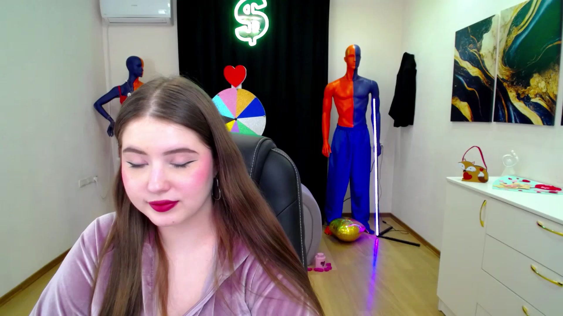 Gallery image thumbnail from AdmireMyEyes's myfreecams stream on, 02/28/2025, 24:24 image 15 of 20