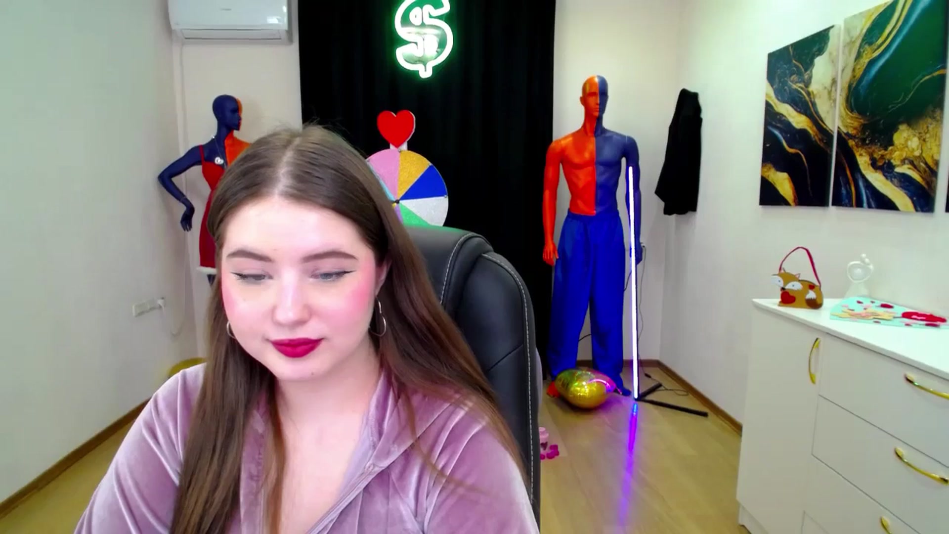 Gallery image thumbnail from AdmireMyEyes's myfreecams stream on, 02/28/2025, 24:24 image 5 of 20