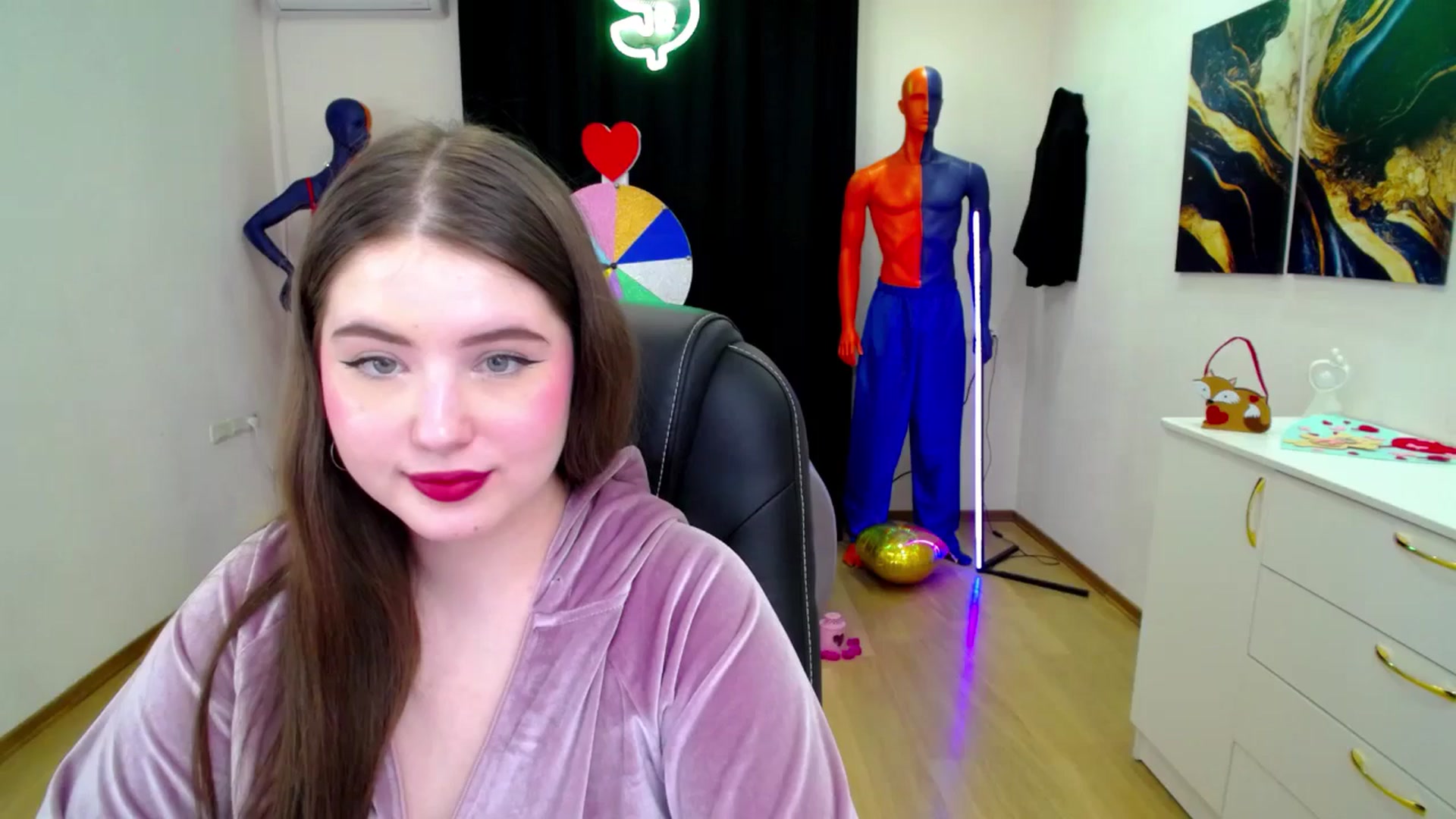 Gallery image thumbnail from AdmireMyEyes's myfreecams stream on, 02/28/2025, 01:03 image 19 of 20
