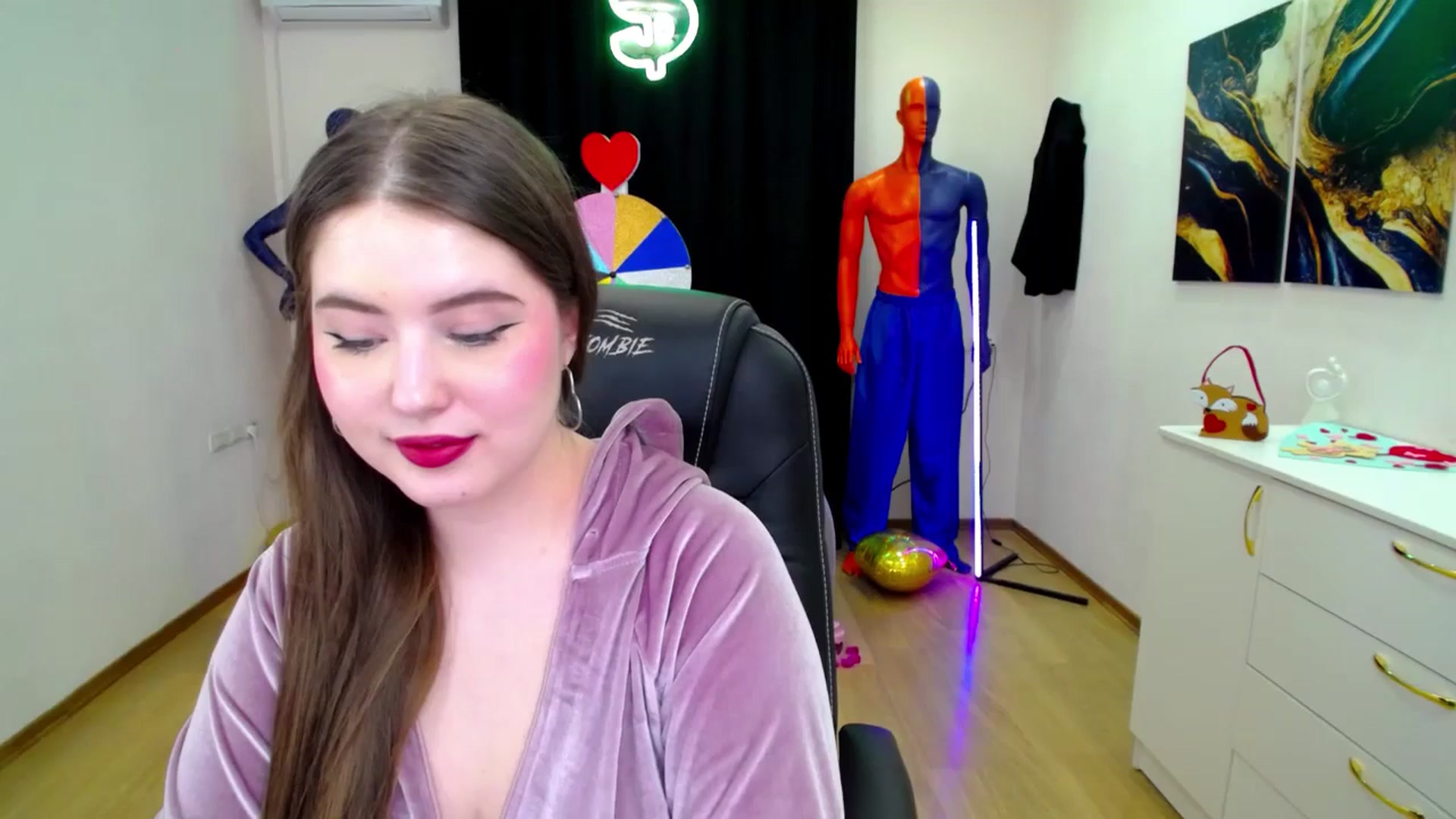 Gallery image thumbnail from AdmireMyEyes's myfreecams stream on, 02/28/2025, 01:03 image 10 of 20