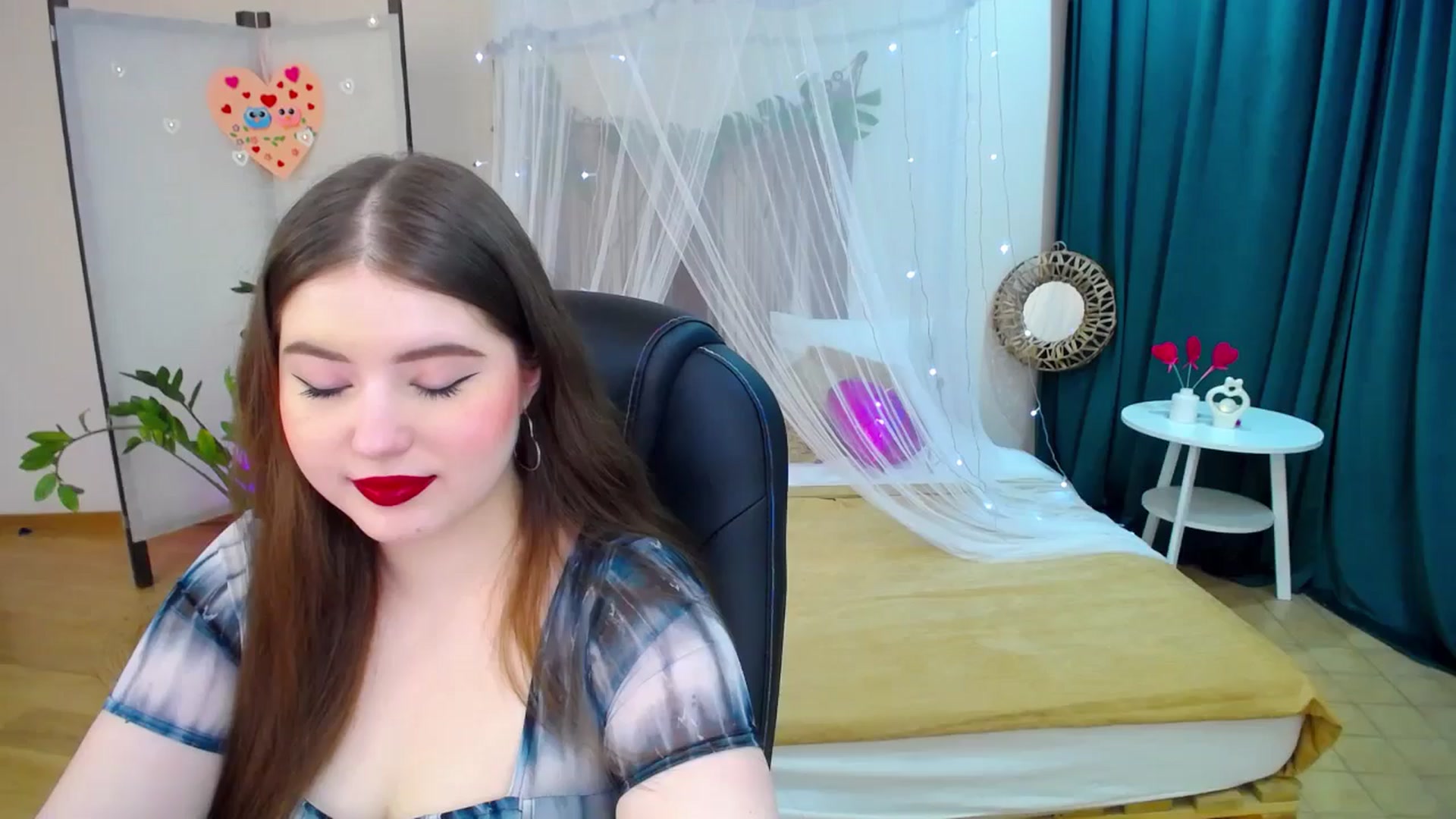 Gallery image thumbnail from AdmireMyEyes's myfreecams stream on, 02/28/2025, 19:29 image 5 of 20