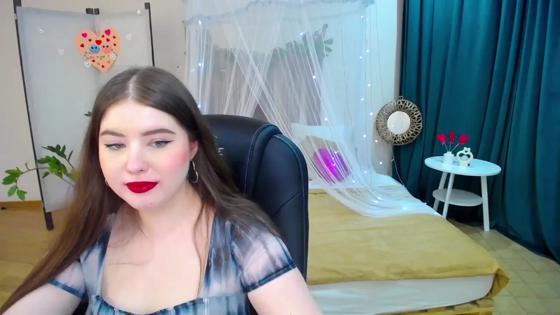 Gallery image thumbnail from AdmireMyEyes's myfreecams stream on, 02/28/2025, 21:47 image 10 of 20