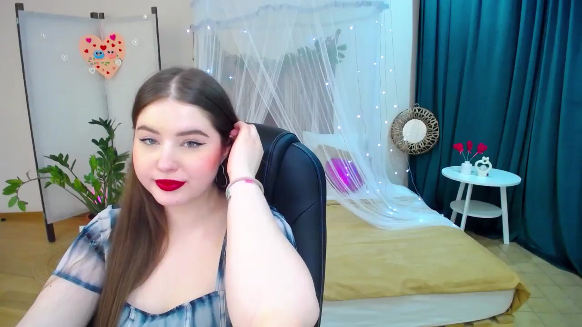 Gallery image thumbnail from AdmireMyEyes's myfreecams stream on, 02/28/2025, 21:47 image 18 of 20