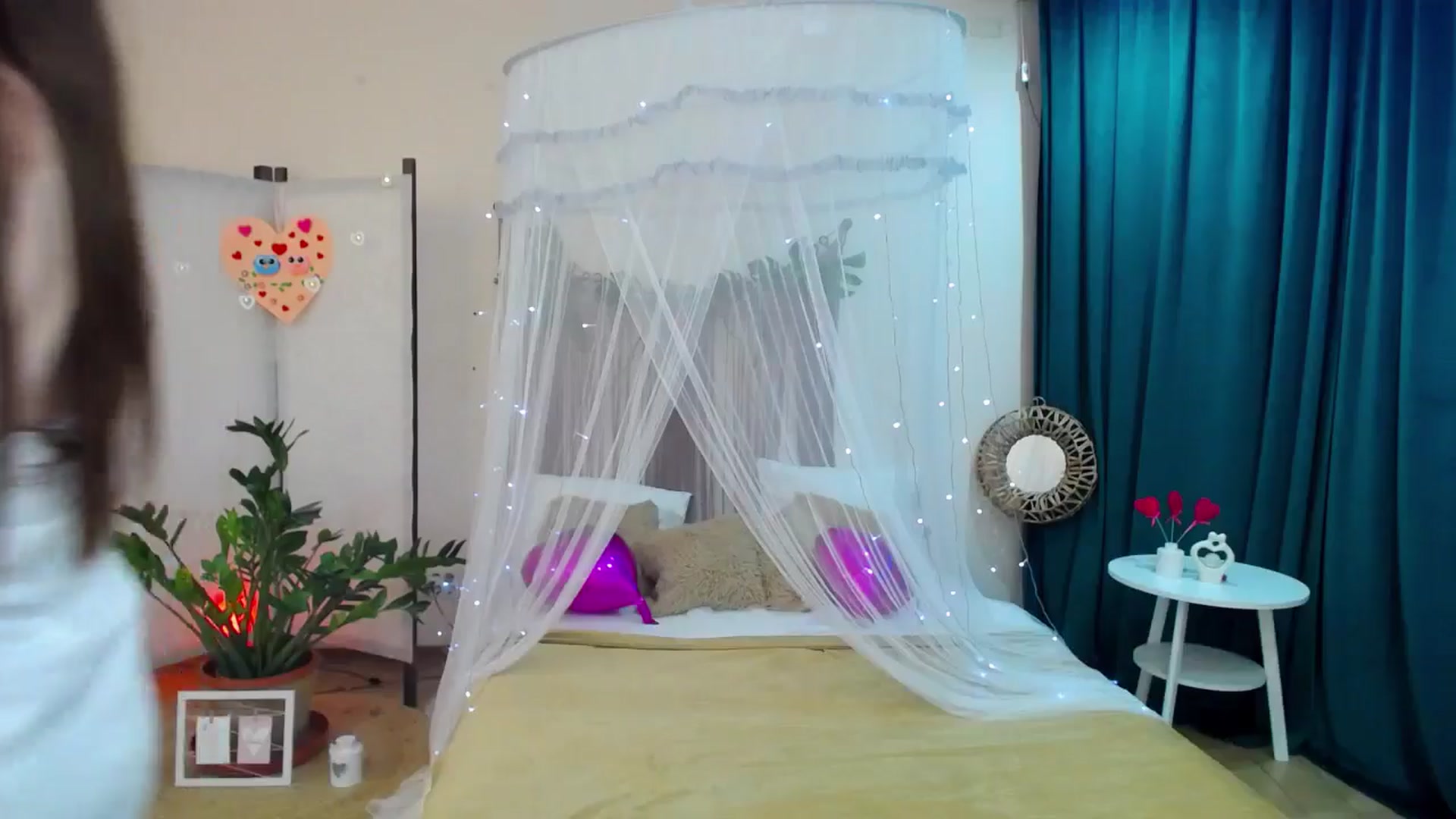 Gallery image thumbnail from AdmireMyEyes's myfreecams stream on, 02/28/2025, 22:36 image 18 of 20