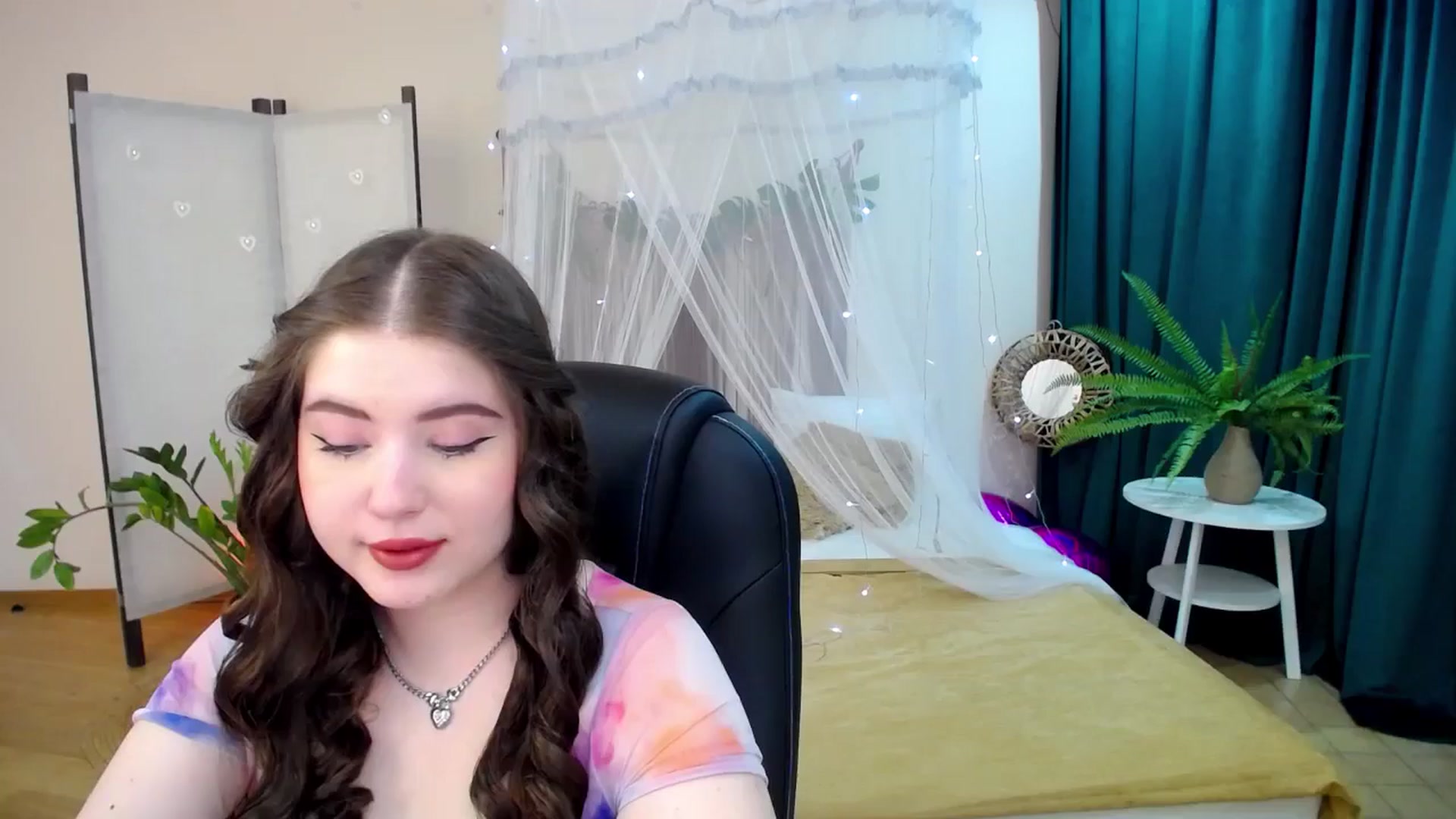 Gallery image thumbnail from AdmireMyEyes's myfreecams stream on, 03/04/2025, 04:46 image 5 of 20