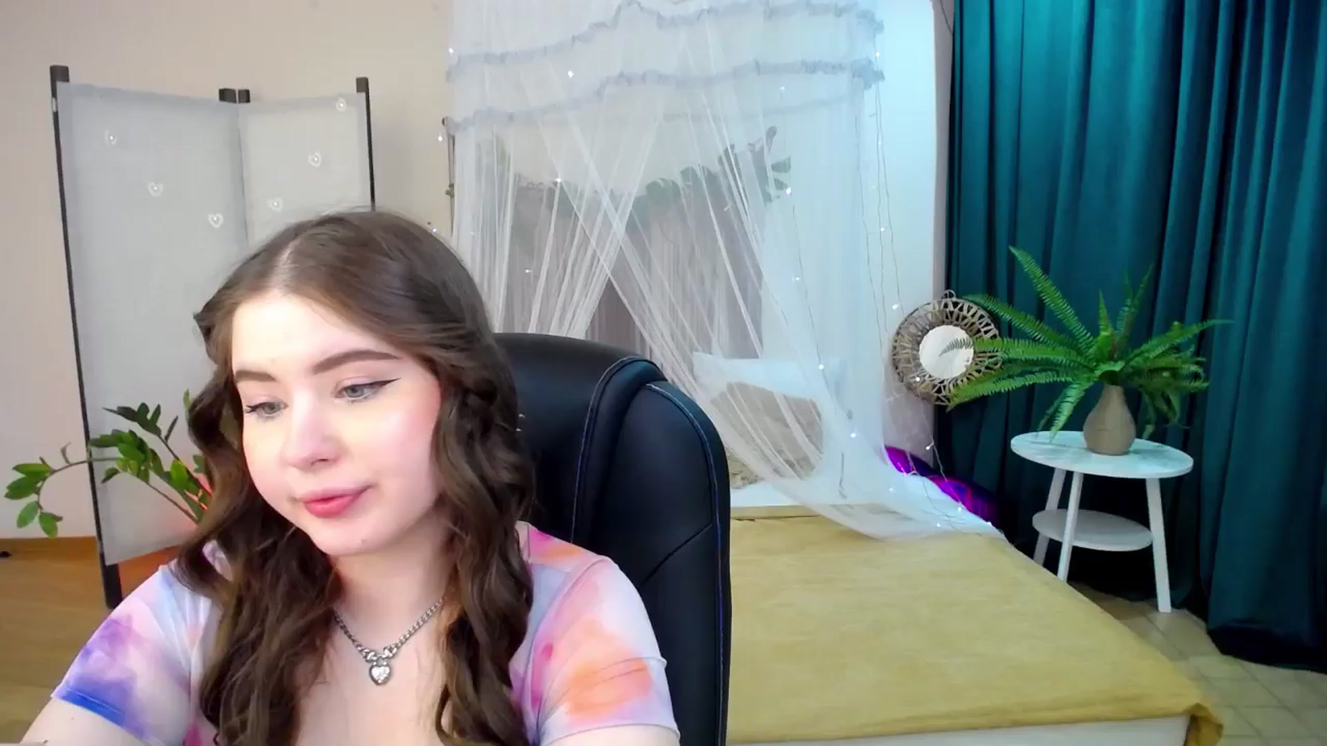 Gallery image thumbnail from AdmireMyEyes's myfreecams stream on, 03/04/2025, 09:50 image 1 of 20
