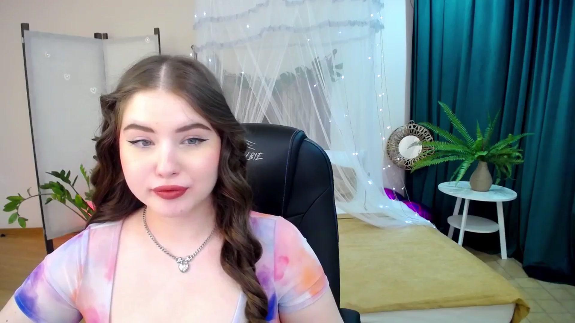 Gallery image thumbnail from AdmireMyEyes's myfreecams stream on, 03/04/2025, 09:50 image 5 of 20