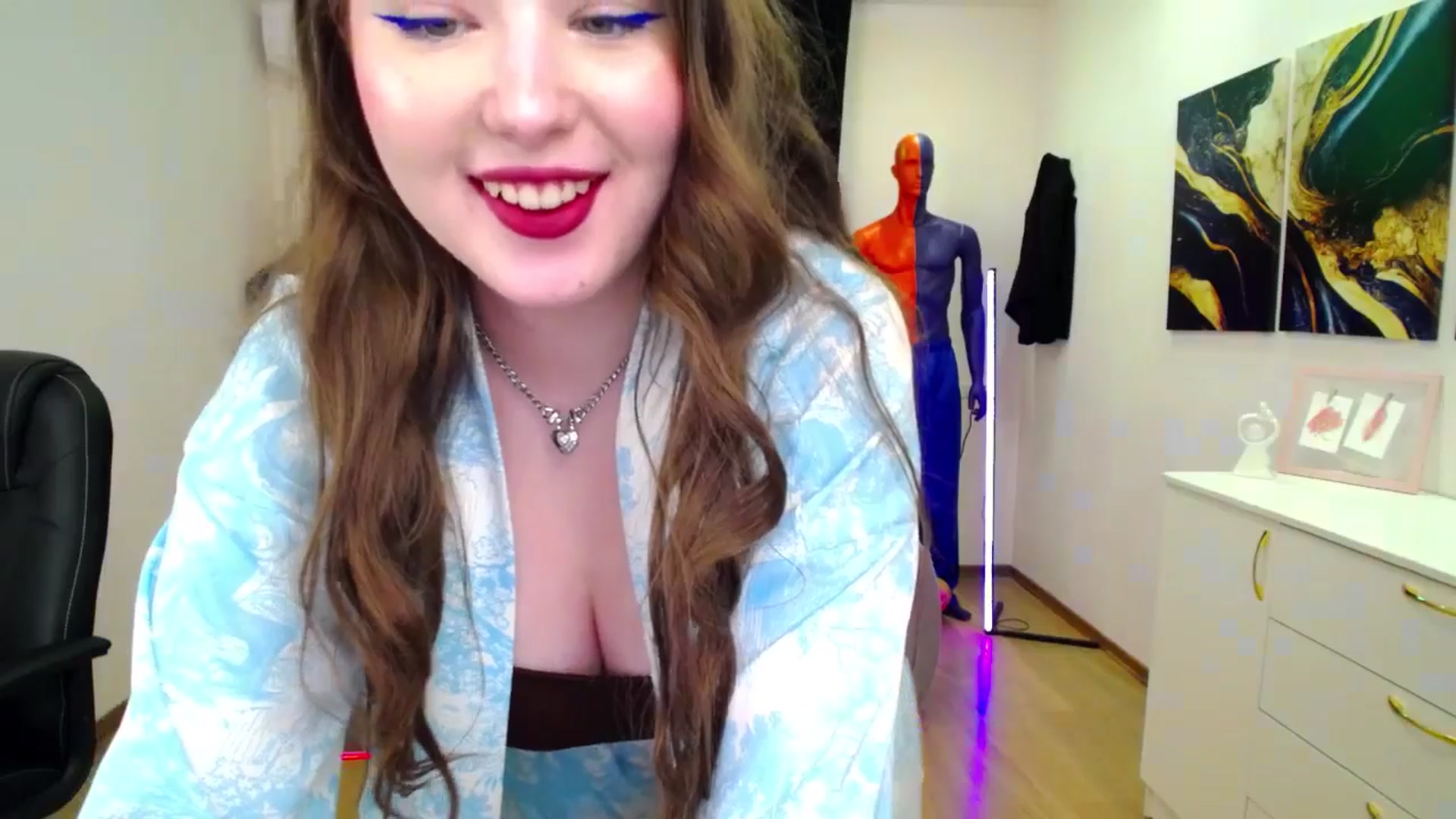 Gallery image thumbnail from AdmireMyEyes's myfreecams stream on, 03/05/2025, 06:25 image 16 of 20