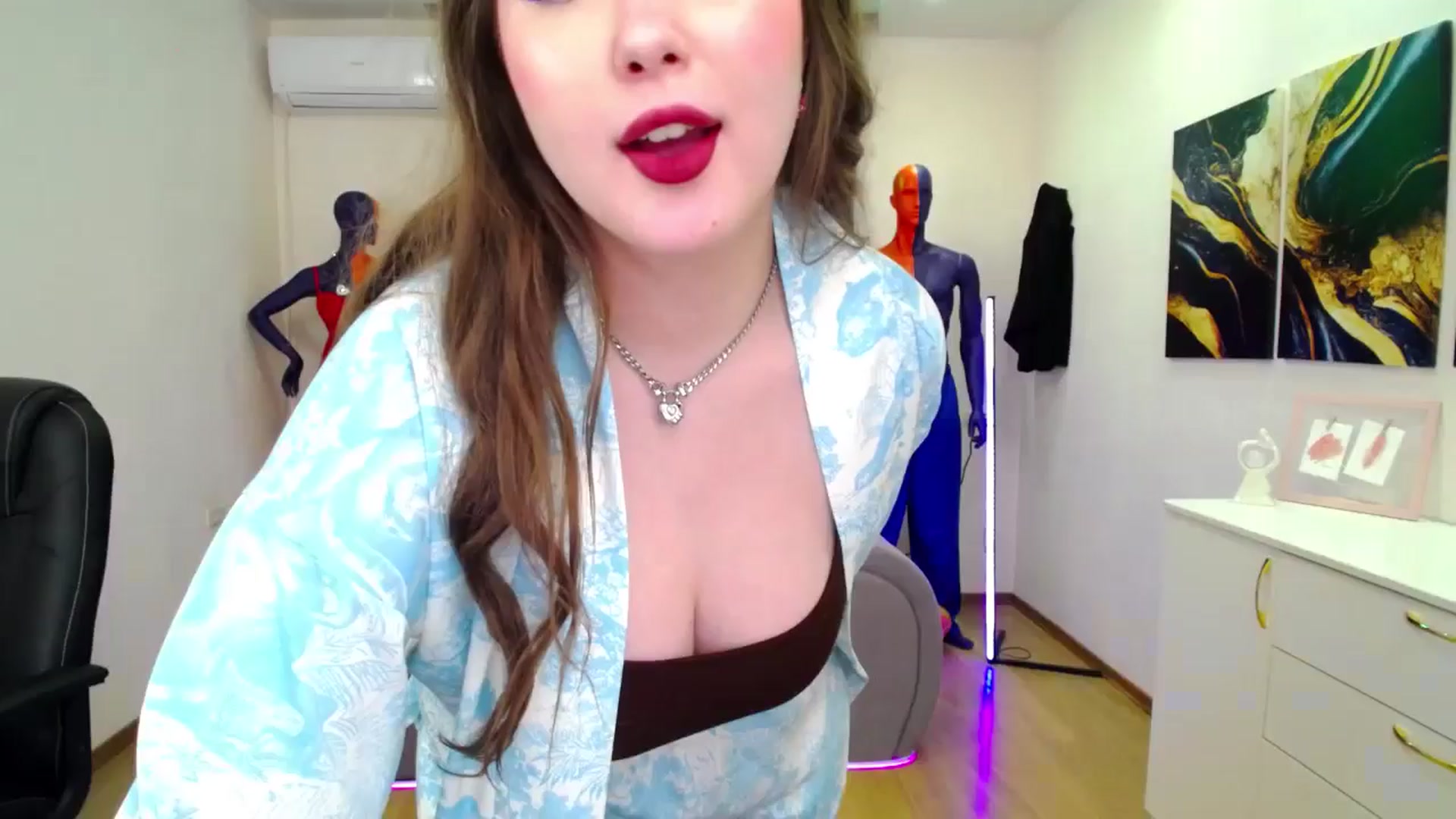 Gallery image thumbnail from AdmireMyEyes's myfreecams stream on, 03/05/2025, 06:25 image 19 of 20