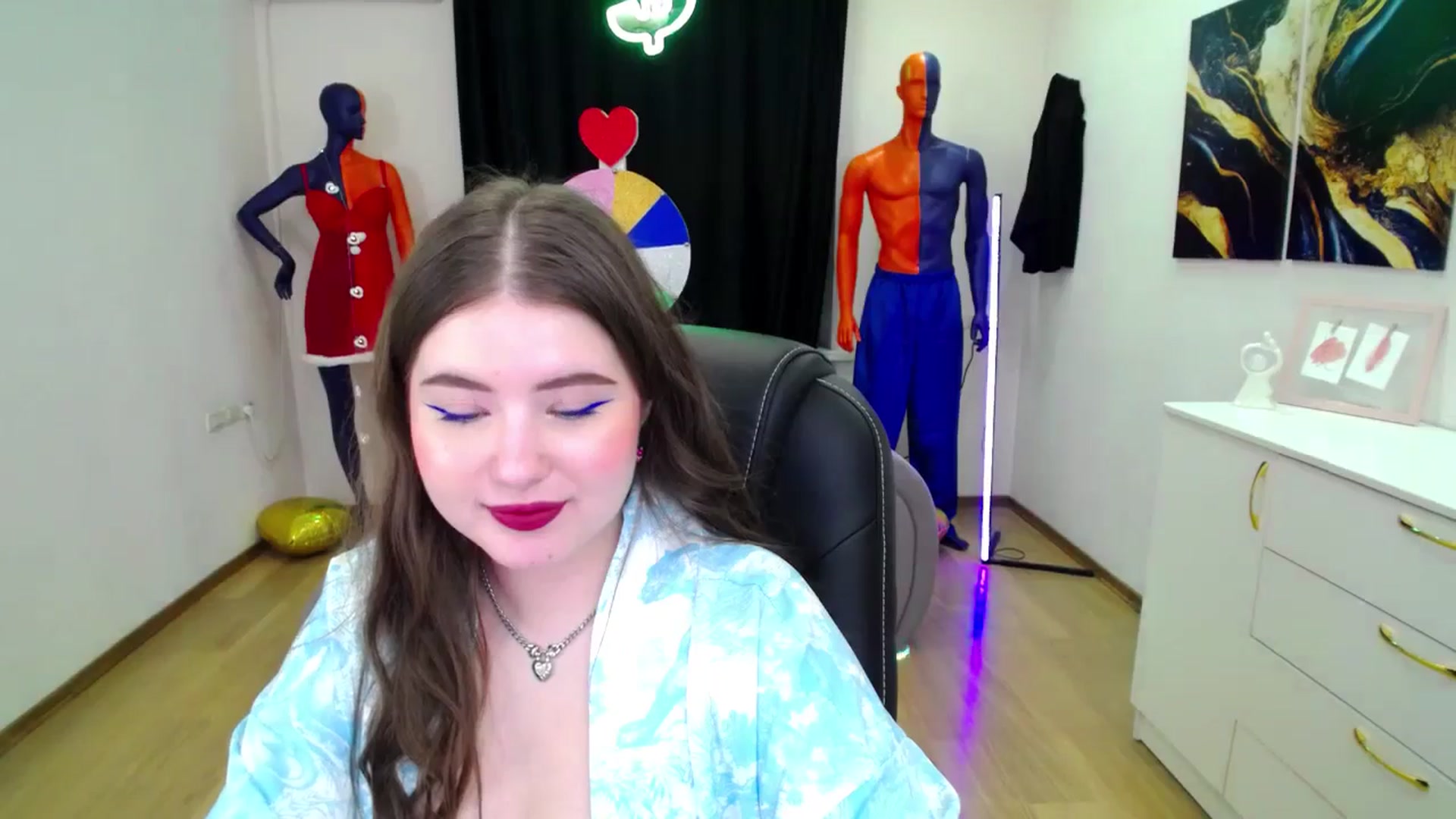 Gallery image thumbnail from AdmireMyEyes's myfreecams stream on, 03/05/2025, 06:25 image 6 of 20
