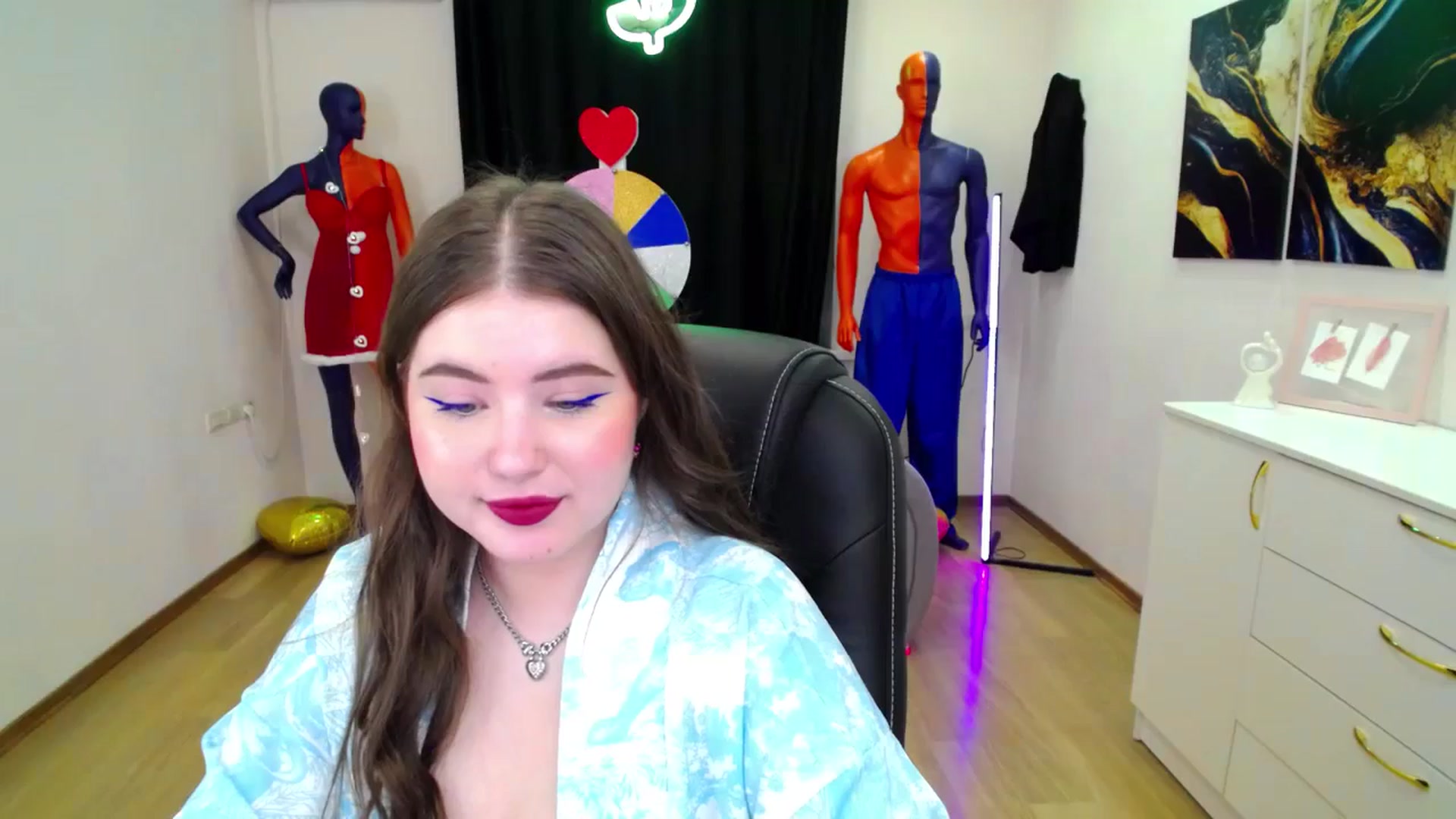 Gallery image thumbnail from AdmireMyEyes's myfreecams stream on, 03/05/2025, 06:25 image 10 of 20