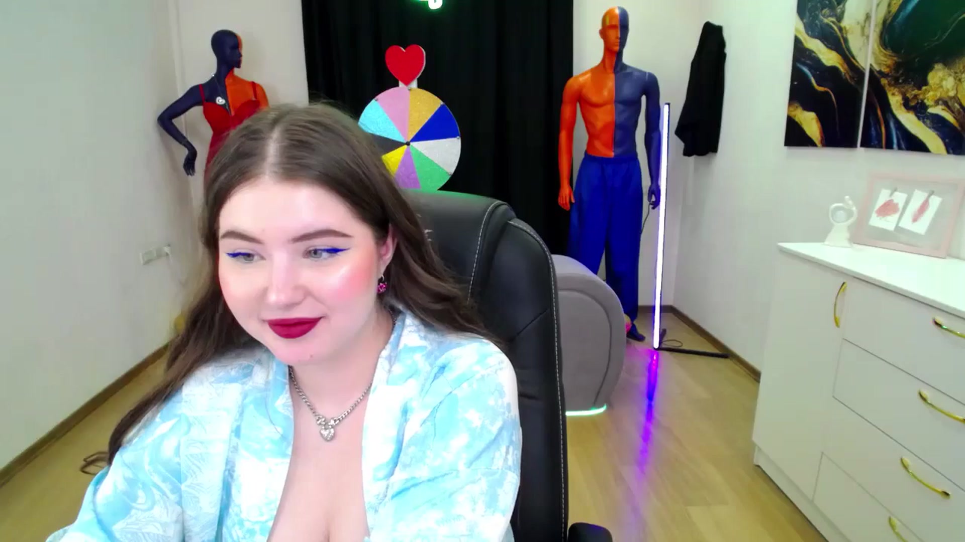Gallery image thumbnail from AdmireMyEyes's myfreecams stream on, 03/05/2025, 07:22 image 14 of 20