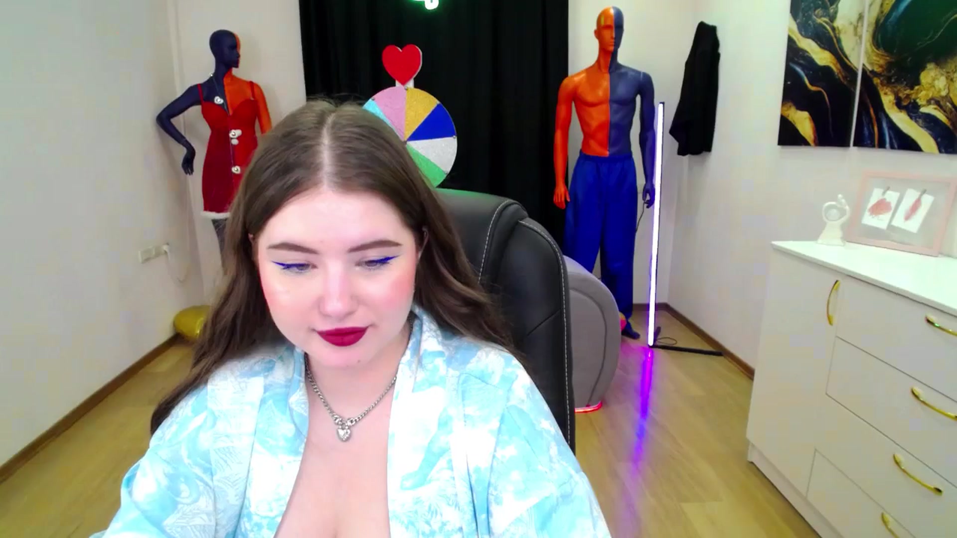 Gallery image thumbnail from AdmireMyEyes's myfreecams stream on, 03/05/2025, 07:22 image 12 of 20