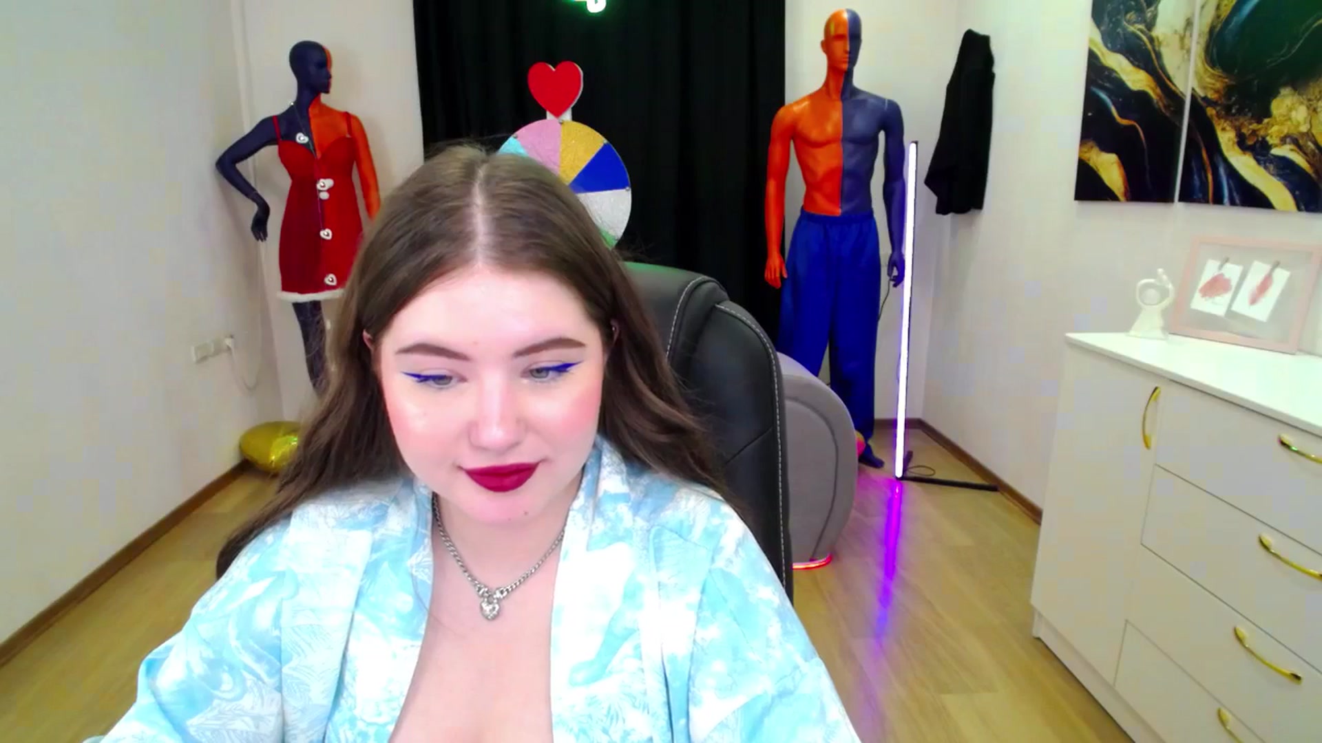 Gallery image thumbnail from AdmireMyEyes's myfreecams stream on, 03/05/2025, 07:22 image 10 of 20