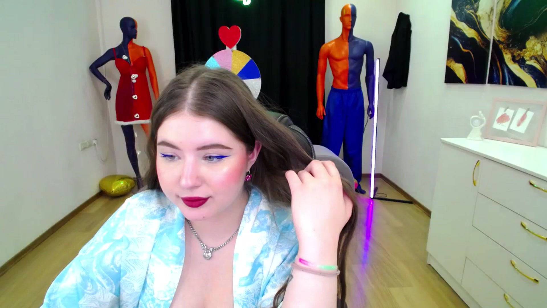 Gallery image thumbnail from AdmireMyEyes's myfreecams stream on, 03/05/2025, 07:22 image 5 of 20