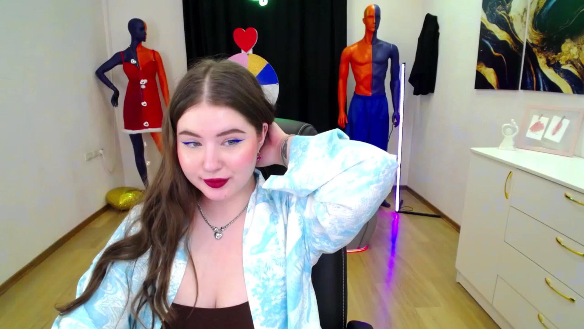 Gallery image thumbnail from AdmireMyEyes's myfreecams stream on, 03/05/2025, 07:22 image 19 of 20
