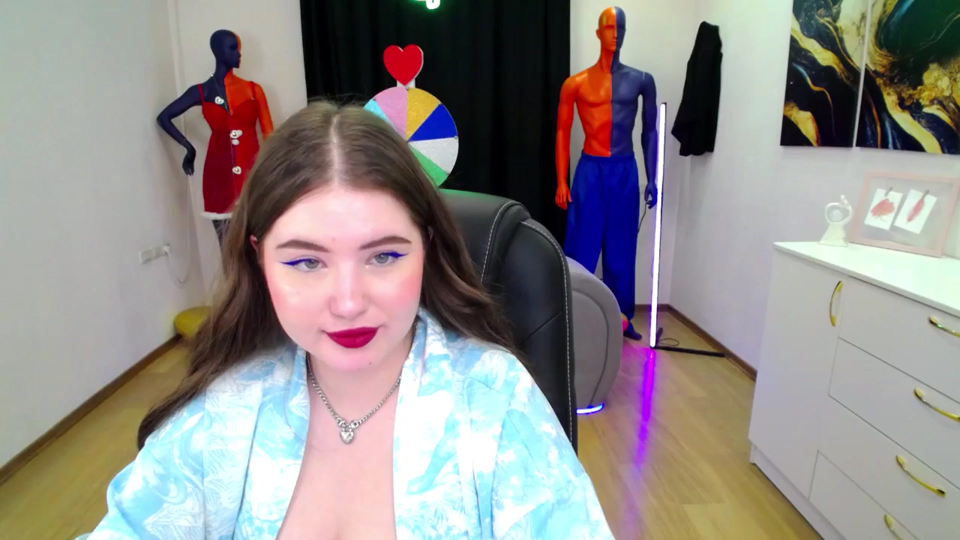 Gallery image thumbnail from AdmireMyEyes's myfreecams stream on, 03/05/2025, 07:22 image 13 of 20