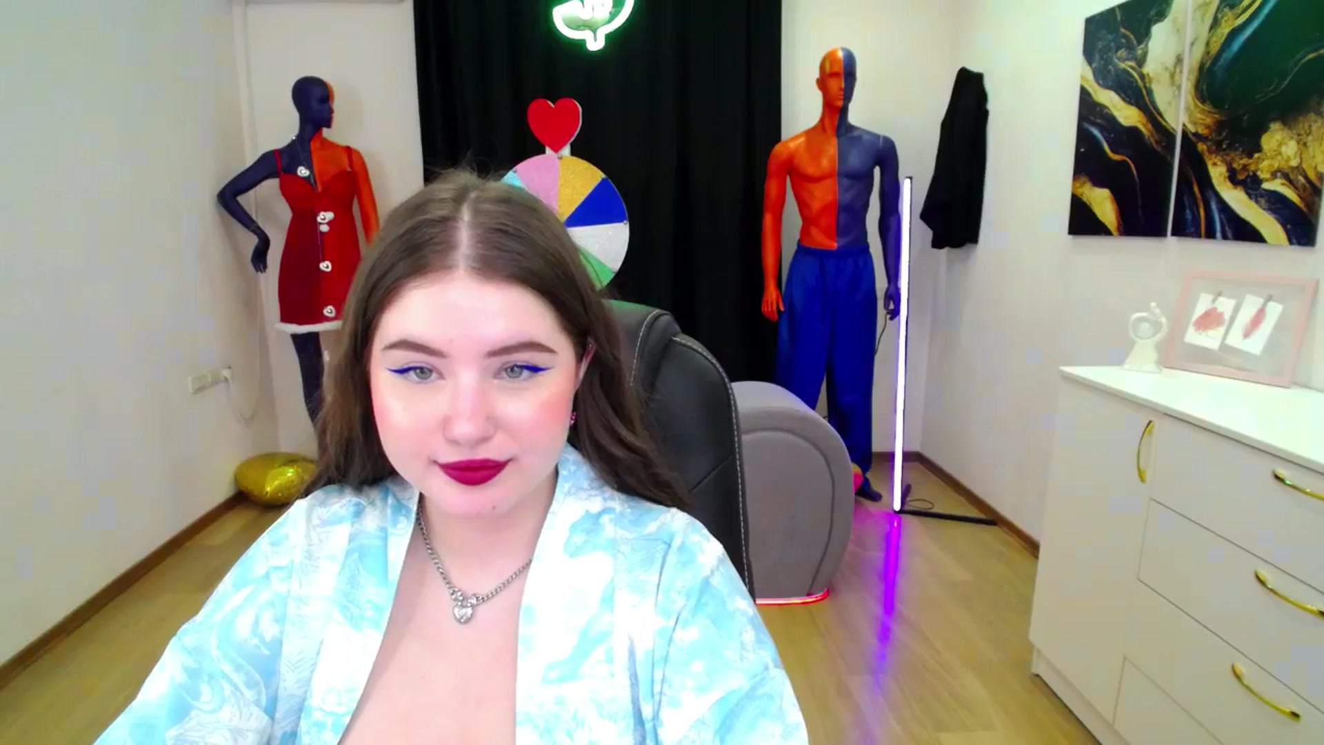 Gallery image thumbnail from AdmireMyEyes's myfreecams stream on, 03/05/2025, 08:33 image 5 of 20