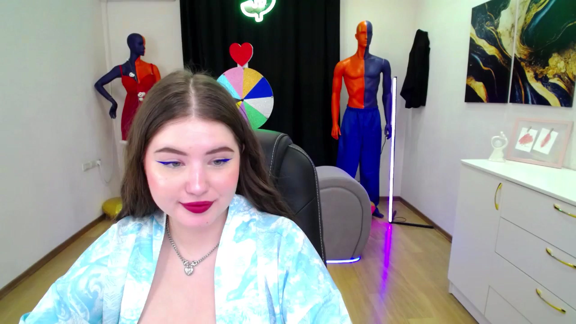 Gallery image thumbnail from AdmireMyEyes's myfreecams stream on, 03/05/2025, 08:33 image 8 of 20